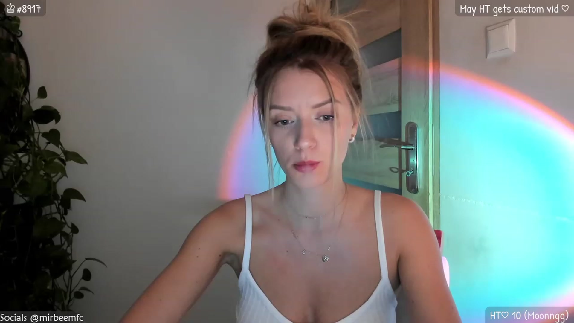 Gallery image thumbnail from MirBee's myfreecams stream on, 05/05/2023, 23:21 image 4 of 20