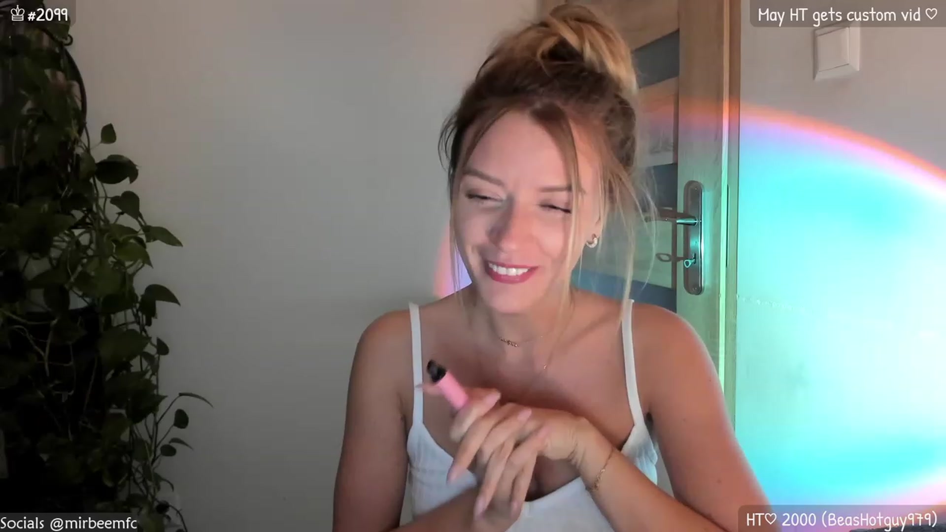 Gallery image thumbnail from MirBee's myfreecams stream on, 05/05/2023, 23:21 image 16 of 20