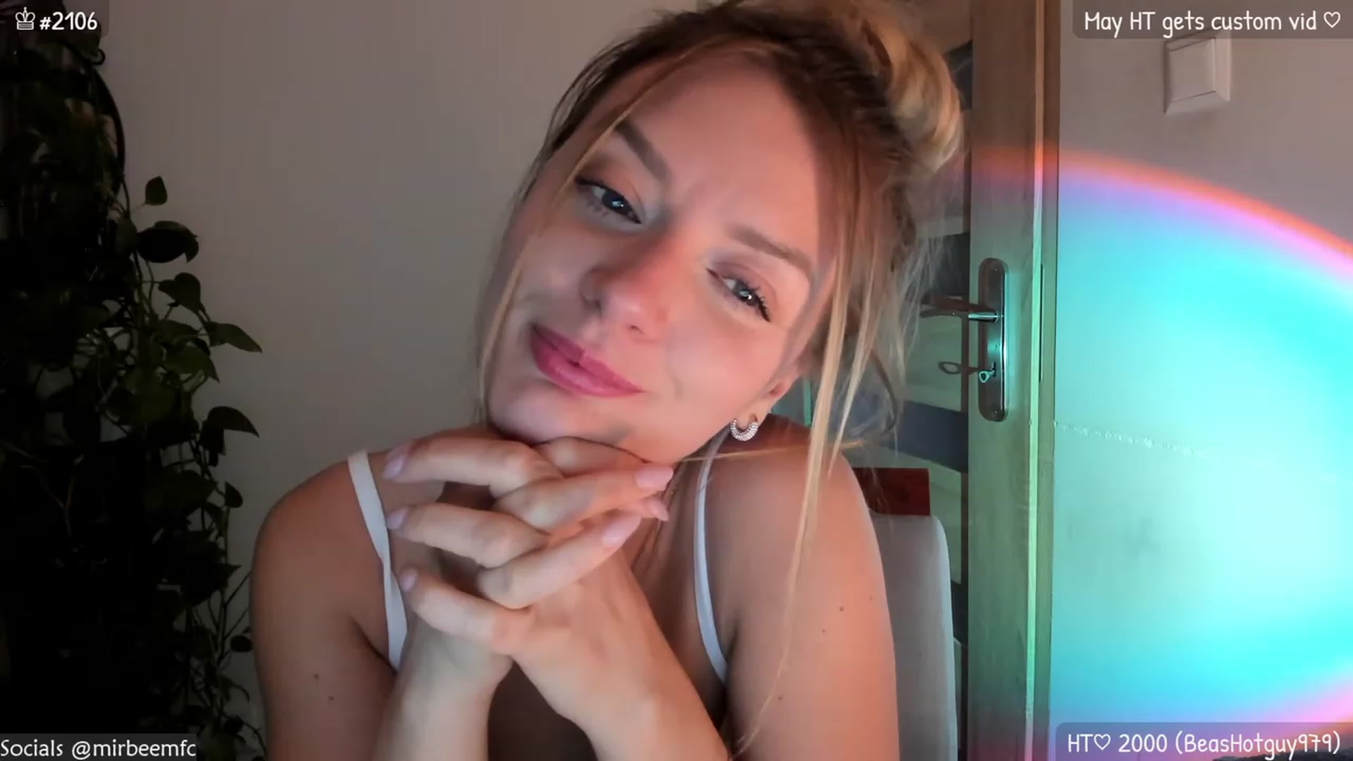 Gallery image thumbnail from MirBee's myfreecams stream on, 05/05/2023, 23:21 image 14 of 20