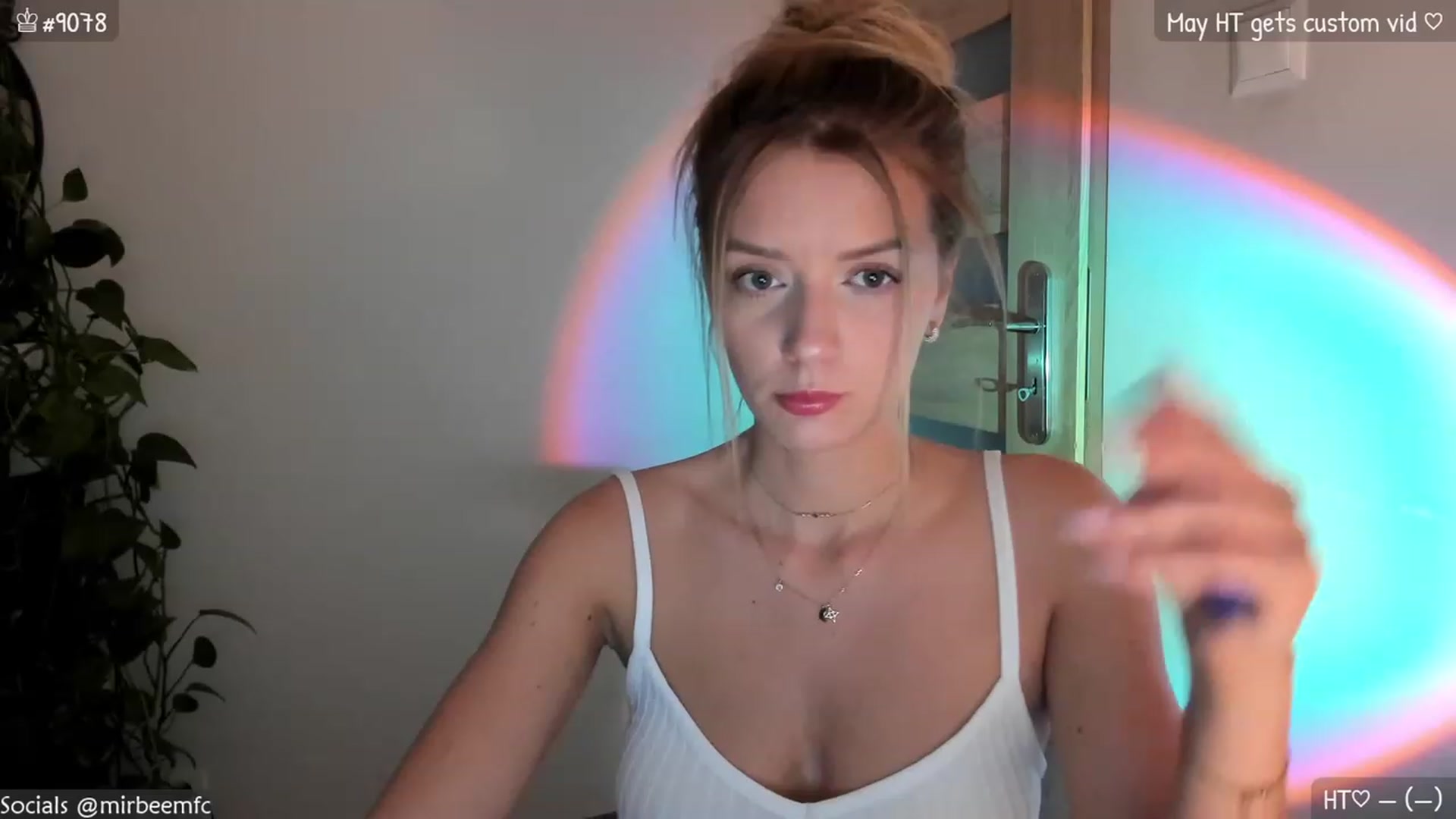 Gallery image thumbnail from MirBee's myfreecams stream on, 05/05/2023, 23:21 image 3 of 20