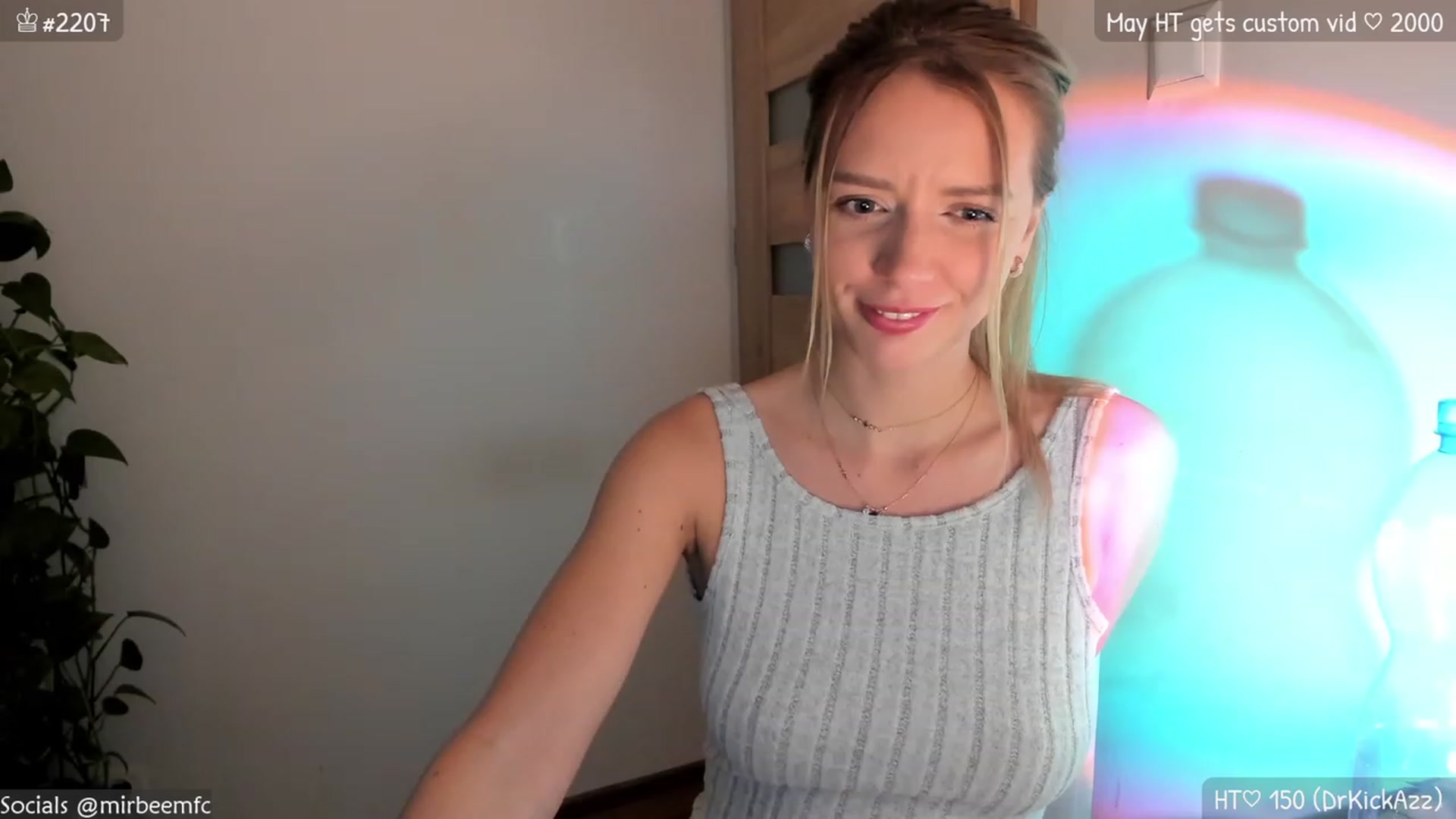 Gallery image thumbnail from MirBee's myfreecams stream on, 05/06/2023, 23:44 image 9 of 20