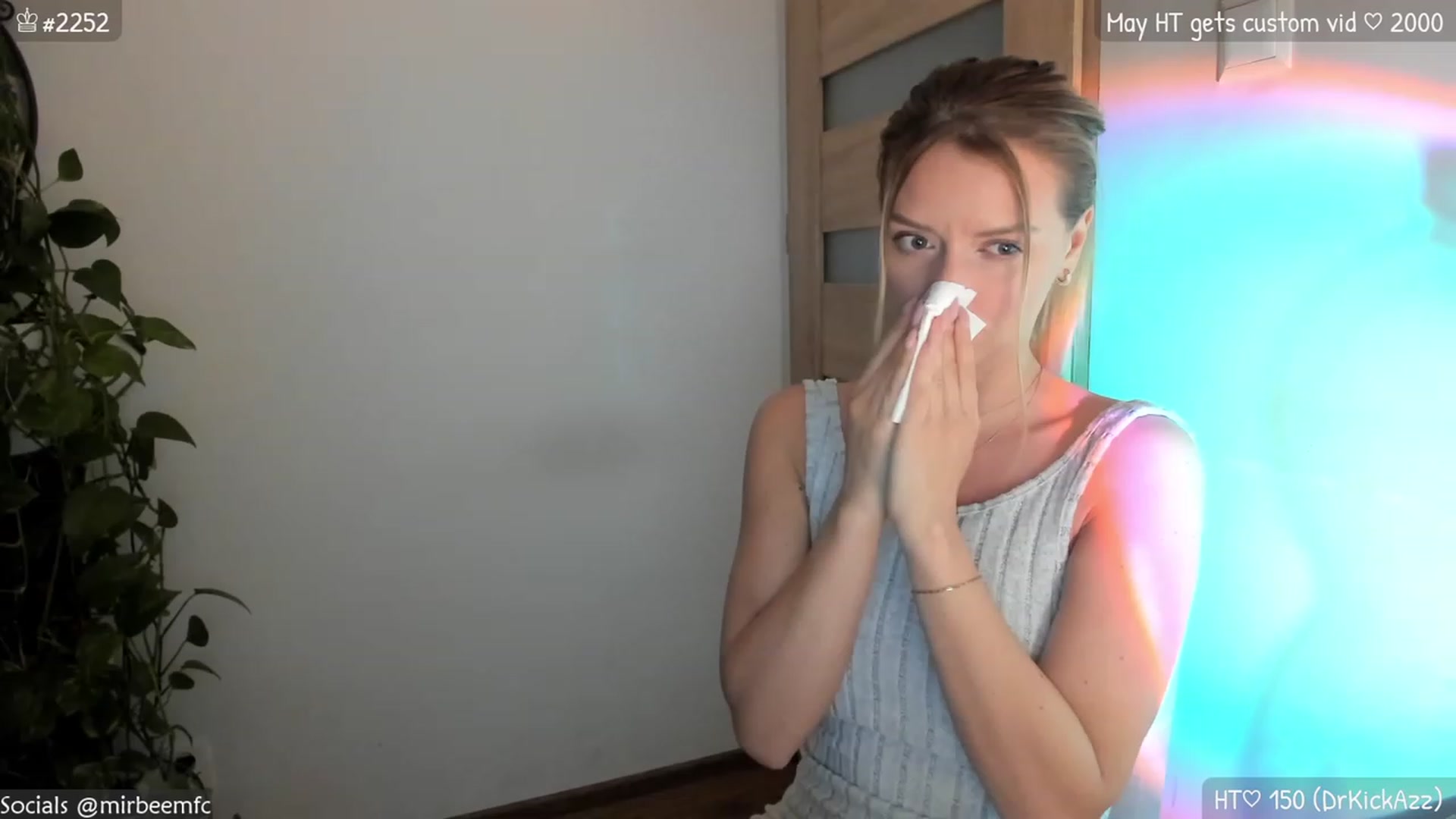 Gallery image thumbnail from MirBee's myfreecams stream on, 05/06/2023, 23:44 image 4 of 20