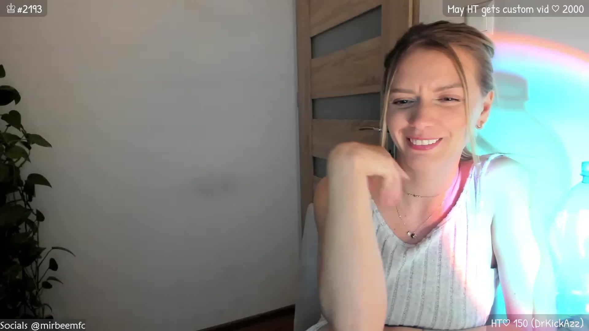 Gallery image thumbnail from MirBee's myfreecams stream on, 05/06/2023, 23:44 image 10 of 20