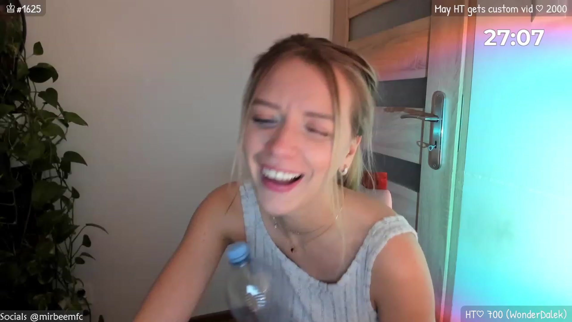 Gallery image thumbnail from MirBee's myfreecams stream on, 05/06/2023, 23:44 image 19 of 20