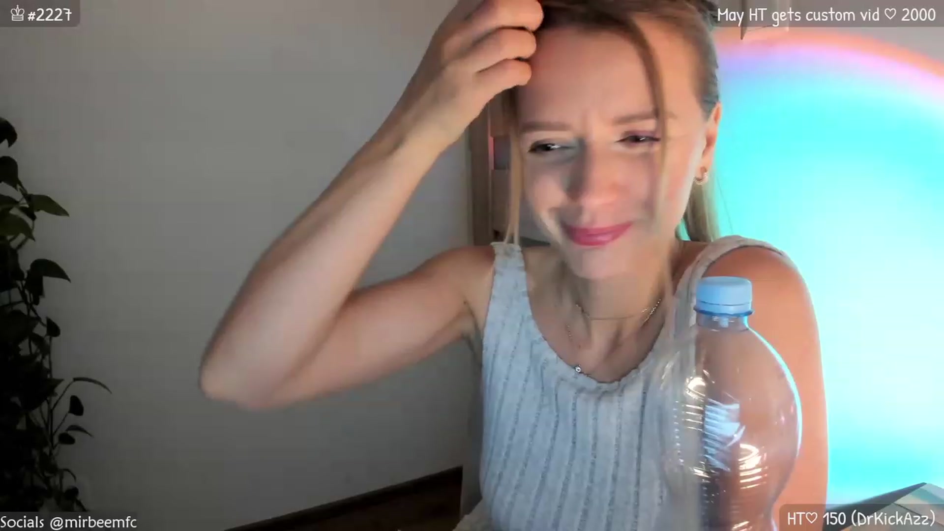 Gallery image thumbnail from MirBee's myfreecams stream on, 05/06/2023, 23:44 image 7 of 20