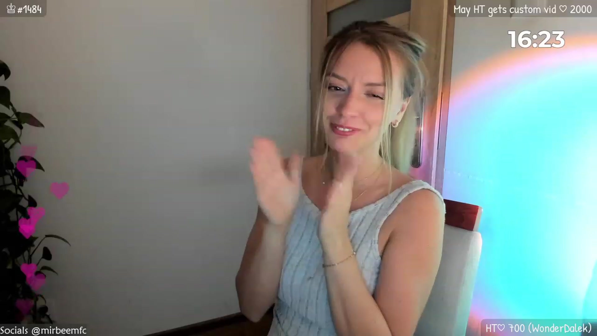 Gallery image thumbnail from MirBee's myfreecams stream on, 05/07/2023, 01:01 image 13 of 20