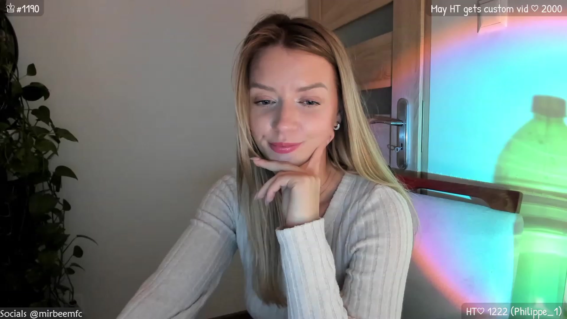 Gallery image thumbnail from MirBee's myfreecams stream on, 05/08/2023, 24:04 image 2 of 20