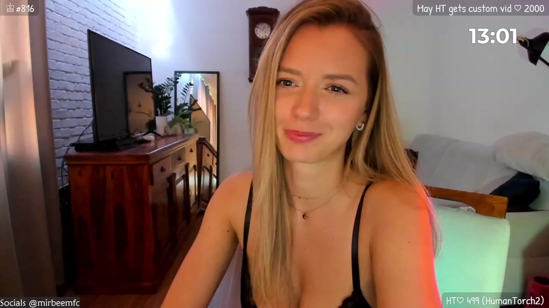 Gallery image thumbnail from MirBee's myfreecams stream on, 05/08/2023, 17:20 image 3 of 20