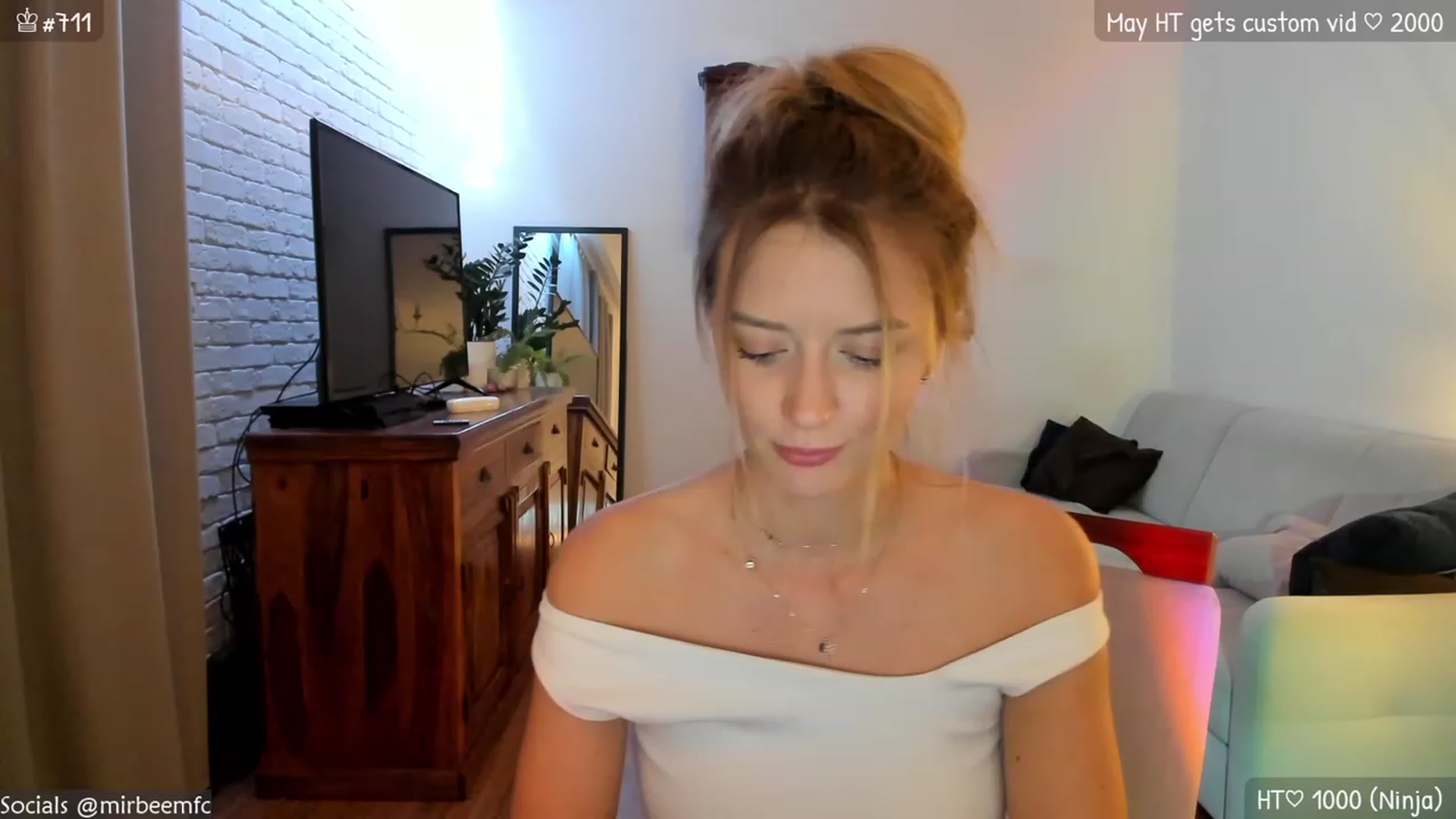 Gallery image thumbnail from MirBee's myfreecams stream on, 05/09/2023, 23:34 image 19 of 20