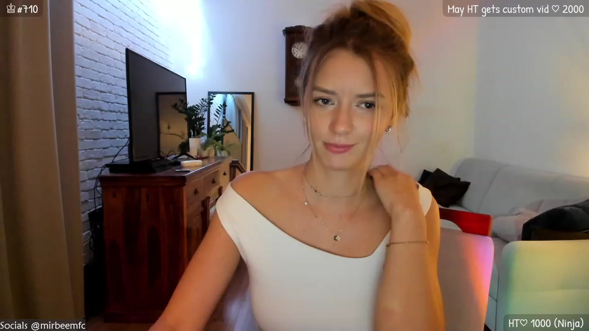 Gallery image thumbnail from MirBee's myfreecams stream on, 05/09/2023, 23:34 image 18 of 20
