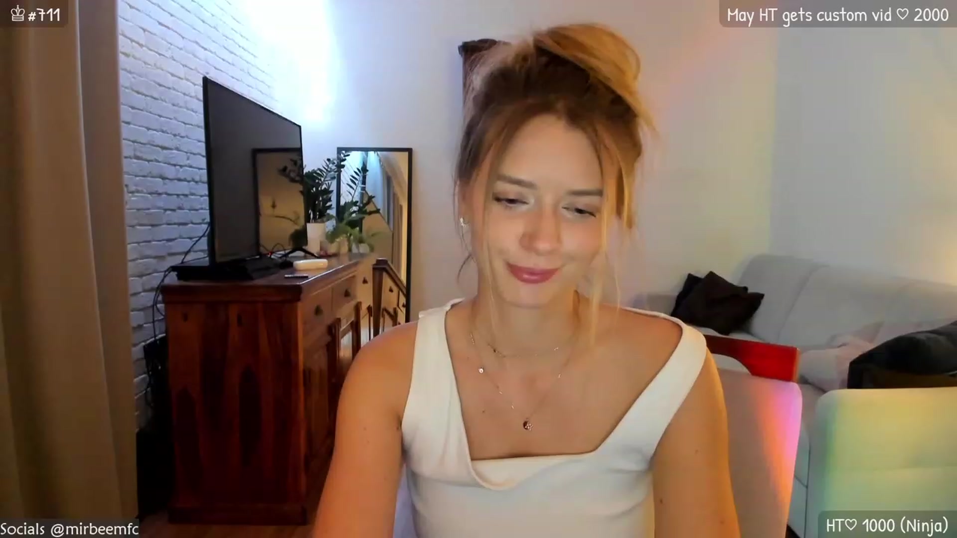 Gallery image thumbnail from MirBee's myfreecams stream on, 05/09/2023, 23:34 image 20 of 20