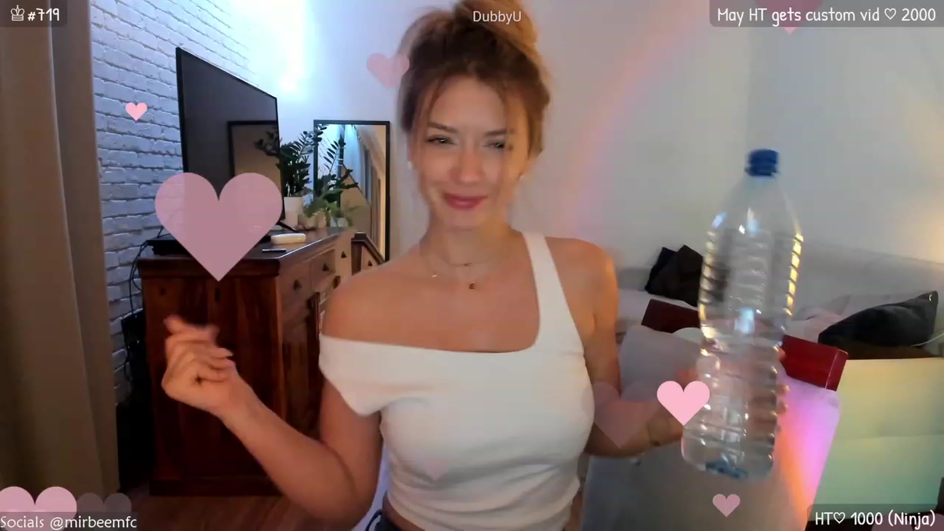 Gallery image thumbnail from MirBee's myfreecams stream on, 05/09/2023, 23:34 image 7 of 20