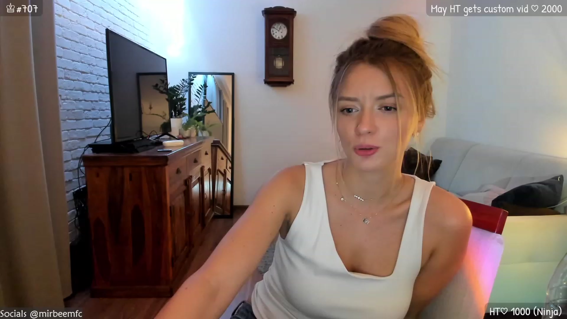 Gallery image thumbnail from MirBee's myfreecams stream on, 05/09/2023, 23:34 image 10 of 20