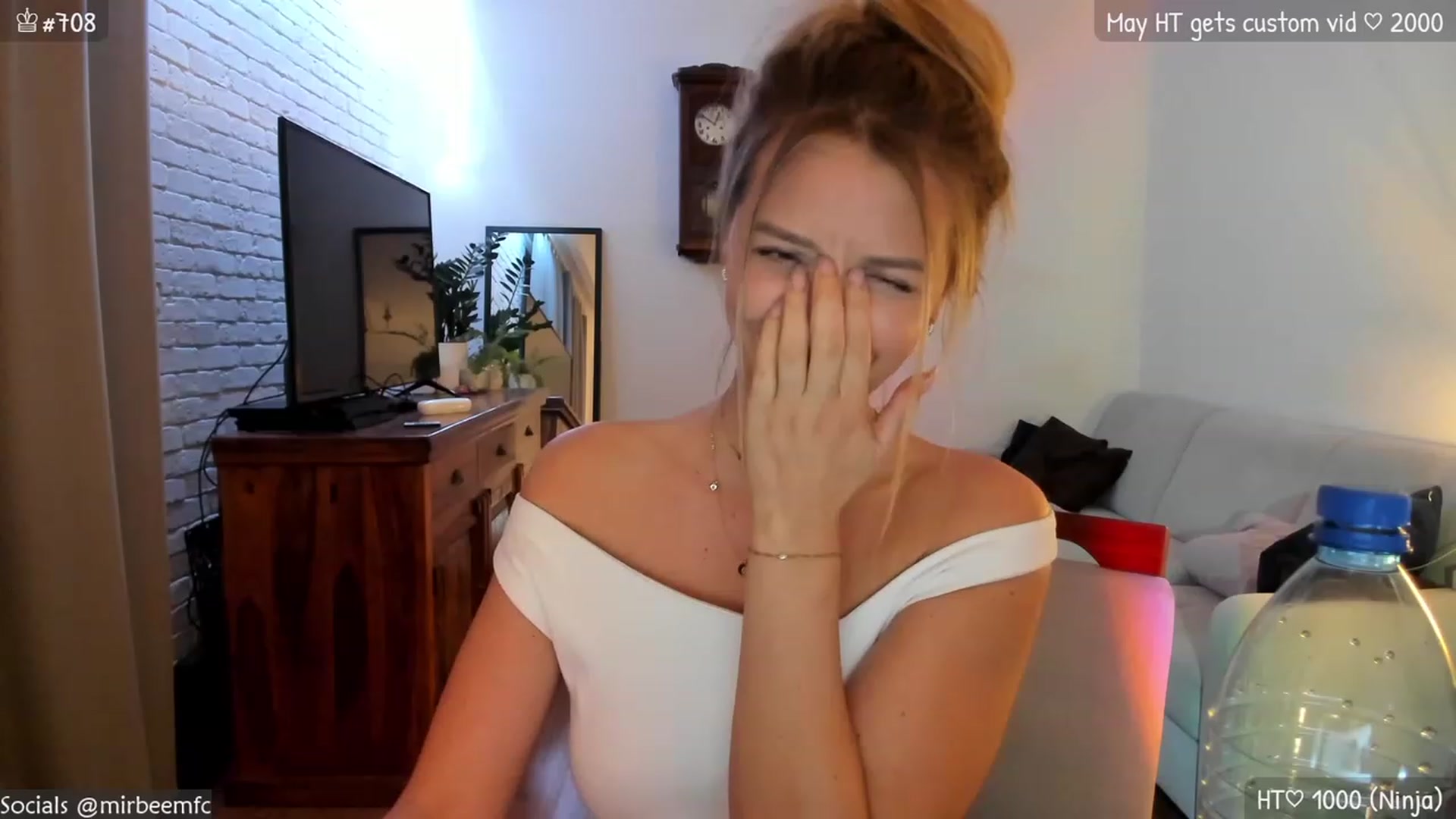 Gallery image thumbnail from MirBee's myfreecams stream on, 05/09/2023, 23:34 image 16 of 20