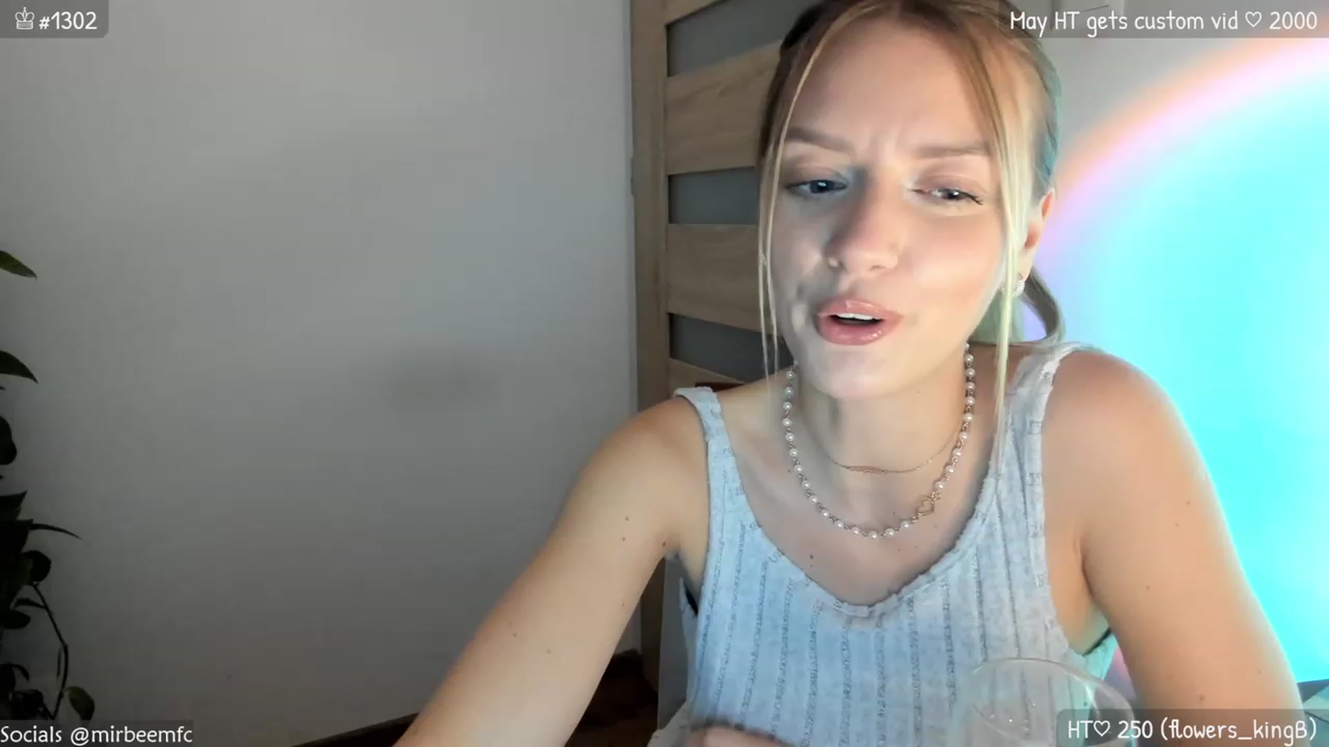 Gallery image thumbnail from MirBee's myfreecams stream on, 05/16/2023, 22:25 image 17 of 20