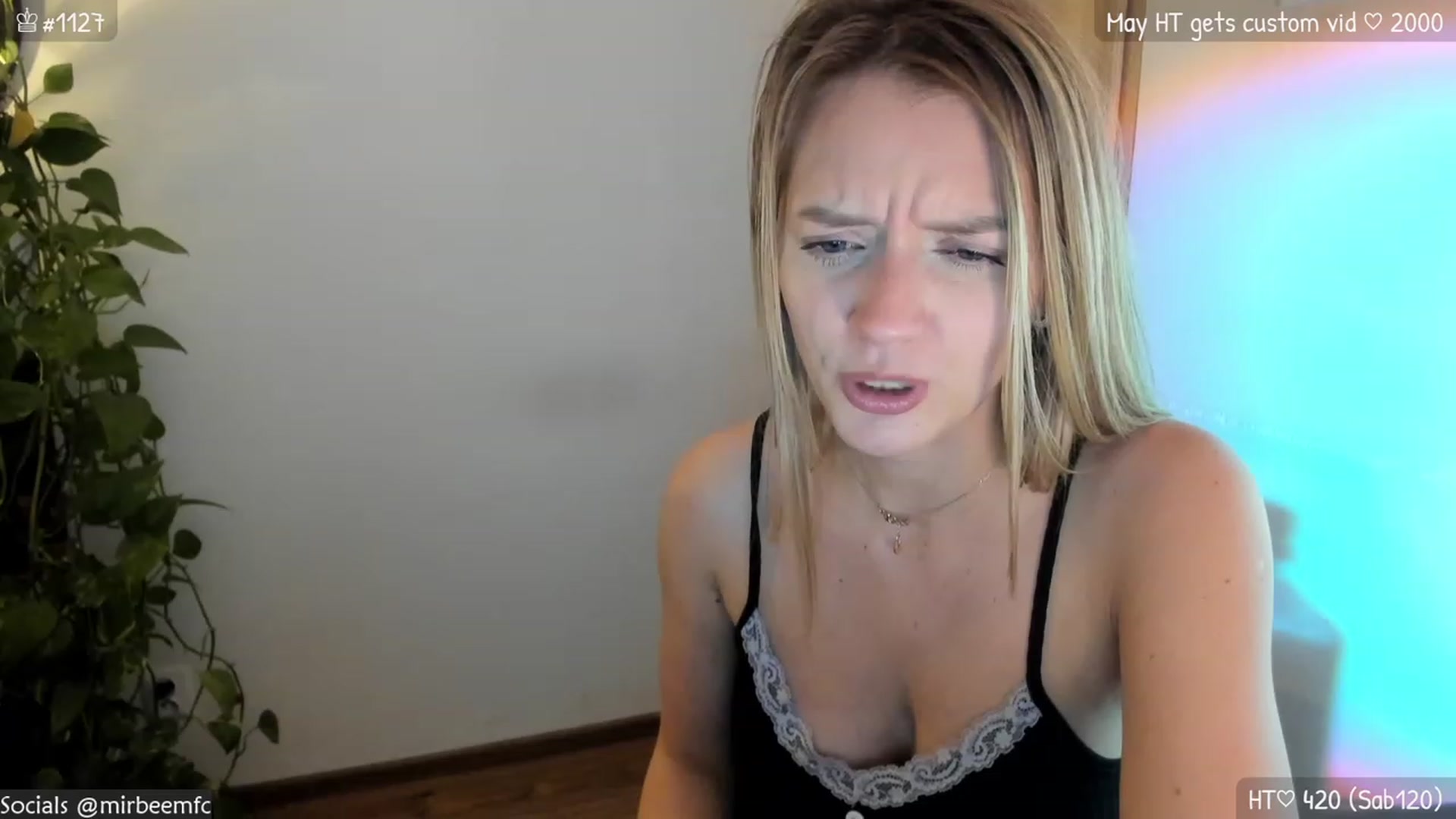Gallery image thumbnail from MirBee's myfreecams stream on, 05/19/2023, 24:07 image 14 of 20
