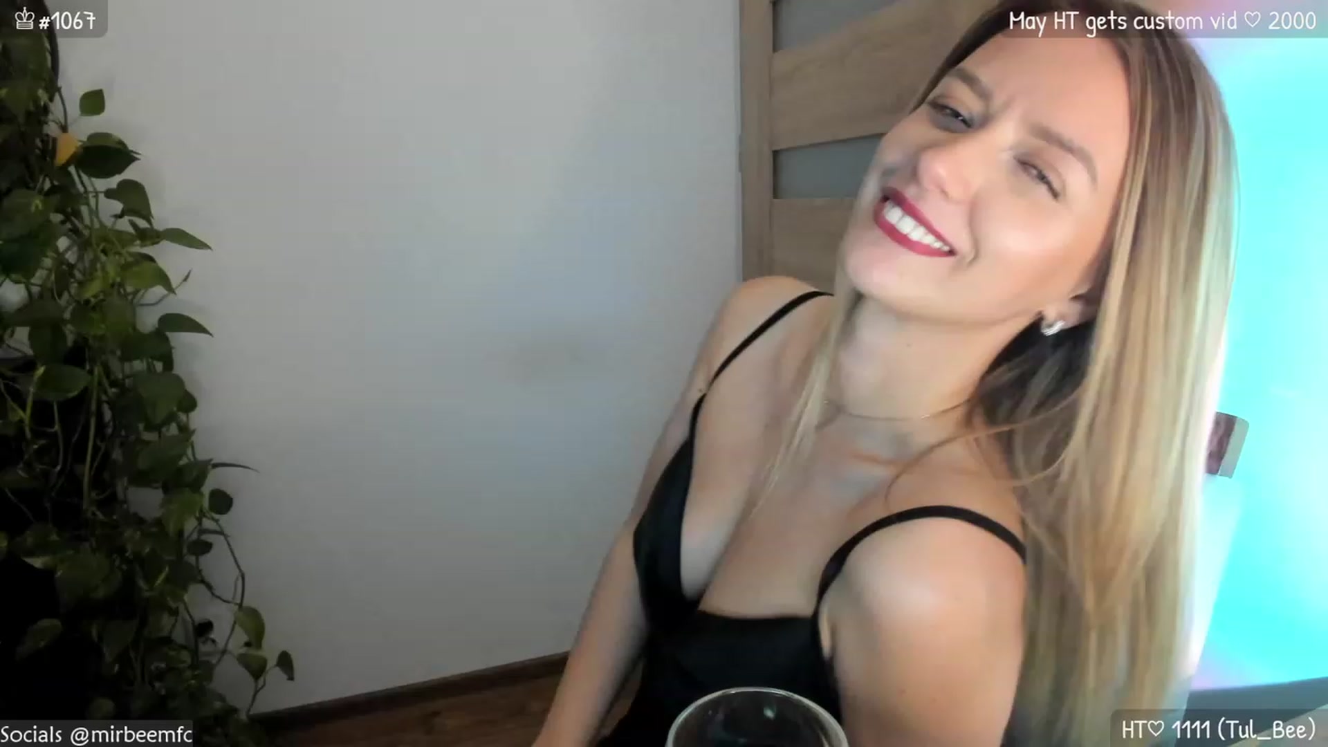 Gallery image thumbnail from MirBee's myfreecams stream on, 05/19/2023, 23:30 image 1 of 20