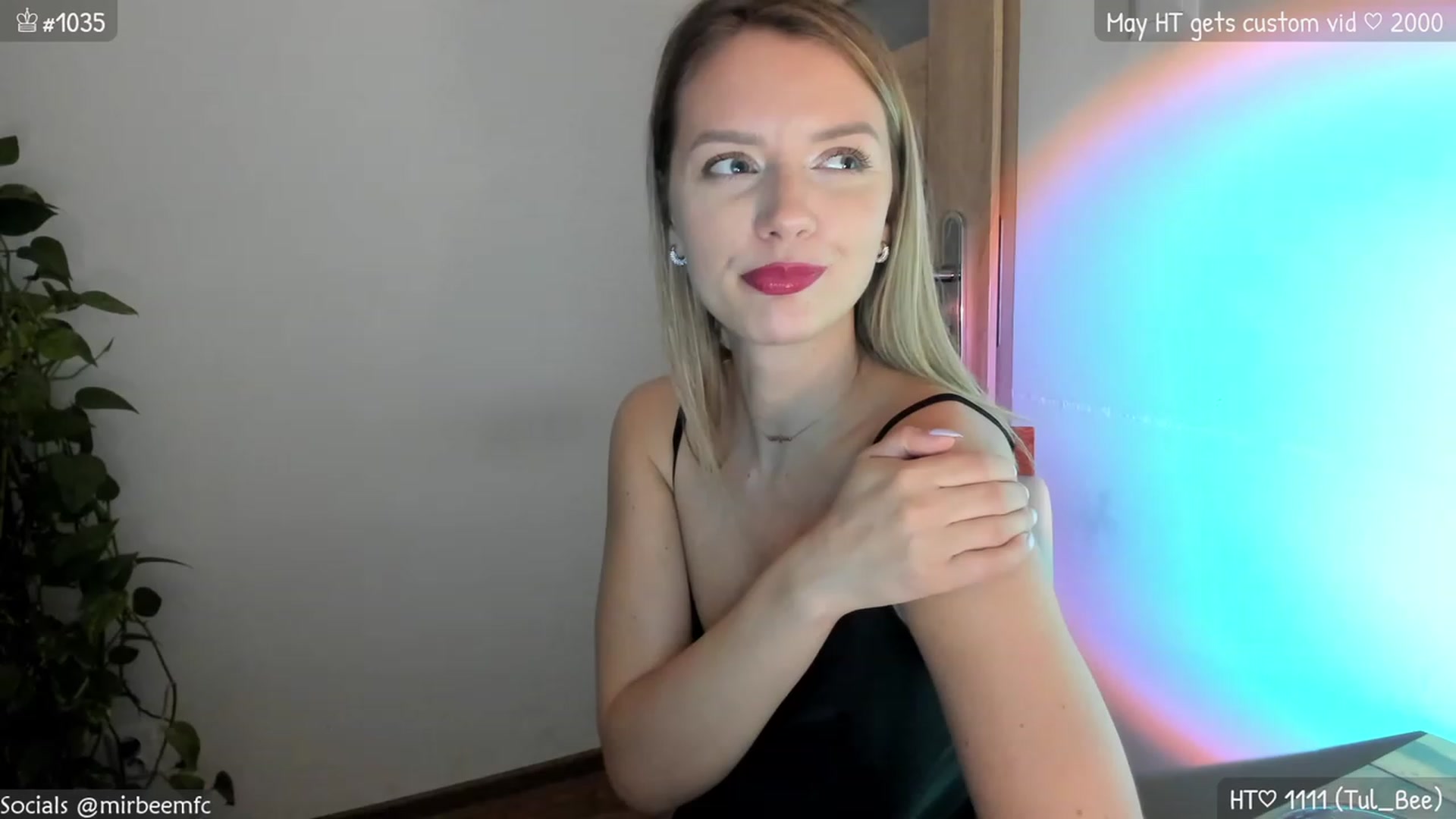 Gallery image thumbnail from MirBee's myfreecams stream on, 05/19/2023, 23:30 image 9 of 20