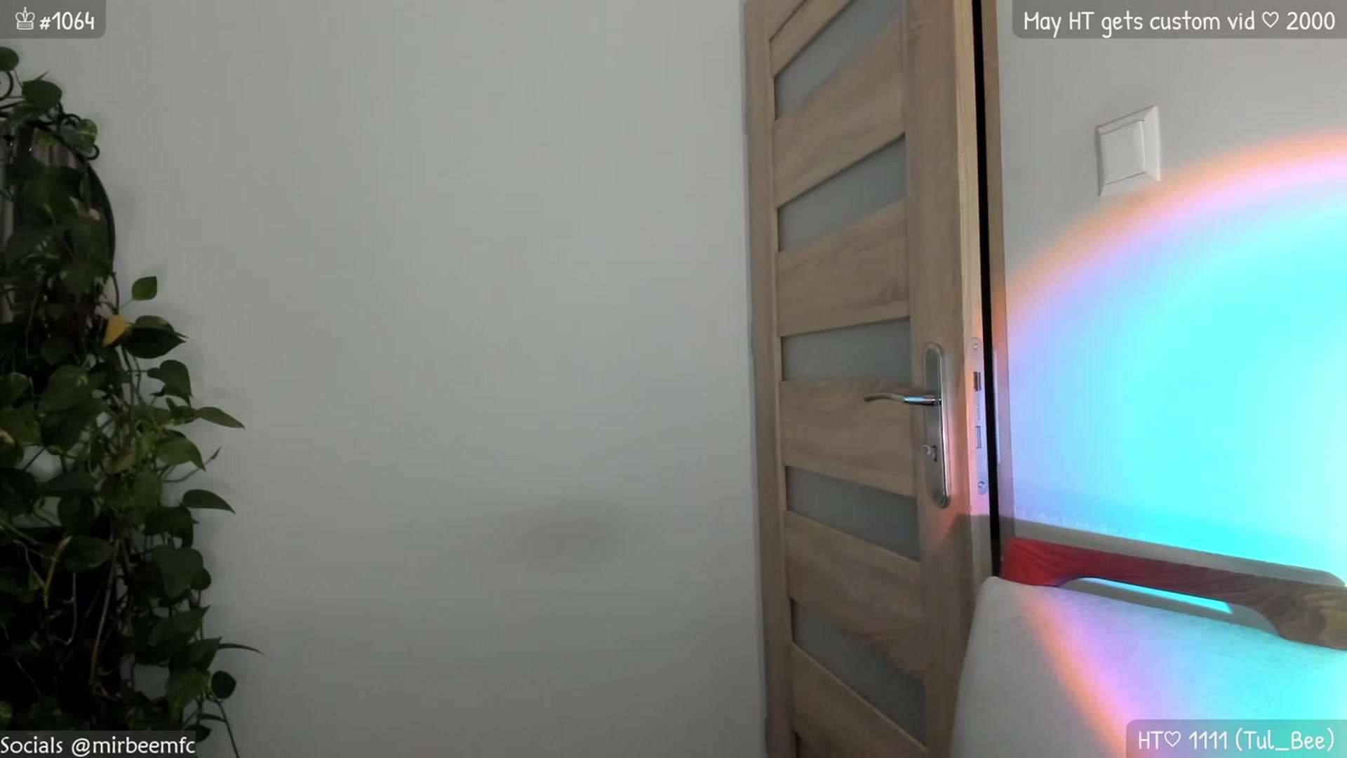 Gallery image thumbnail from MirBee's myfreecams stream on, 05/19/2023, 23:30 image 2 of 20