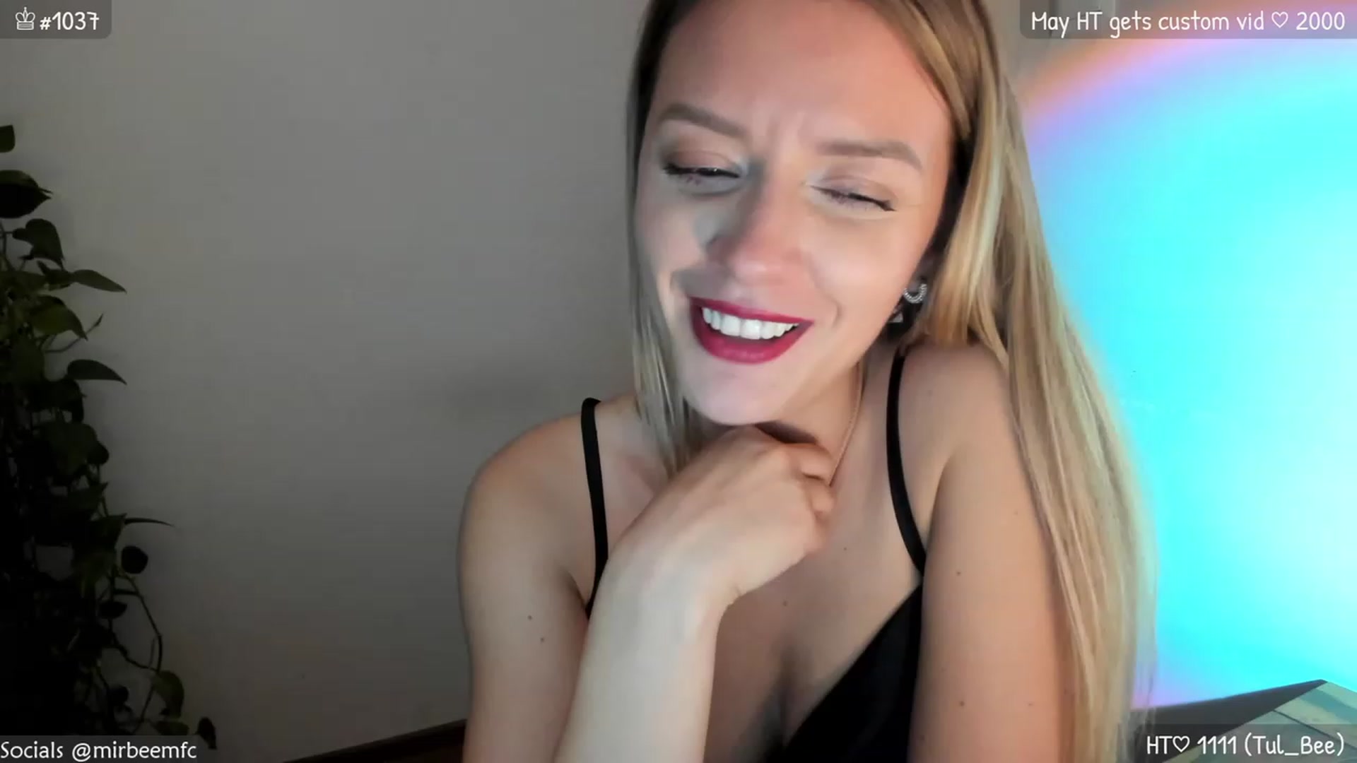 Gallery image thumbnail from MirBee's myfreecams stream on, 05/19/2023, 23:30 image 8 of 20