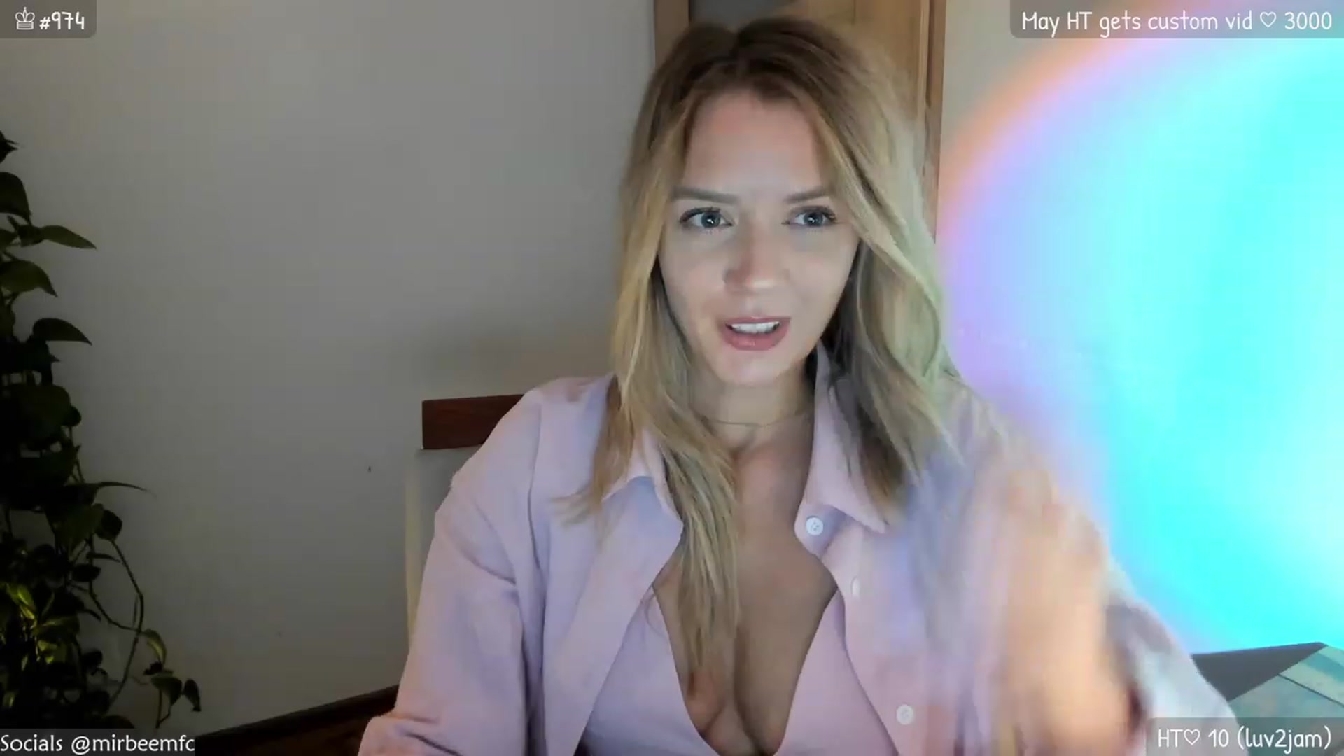 Gallery image thumbnail from MirBee's myfreecams stream on, 05/22/2023, 22:51 image 4 of 20