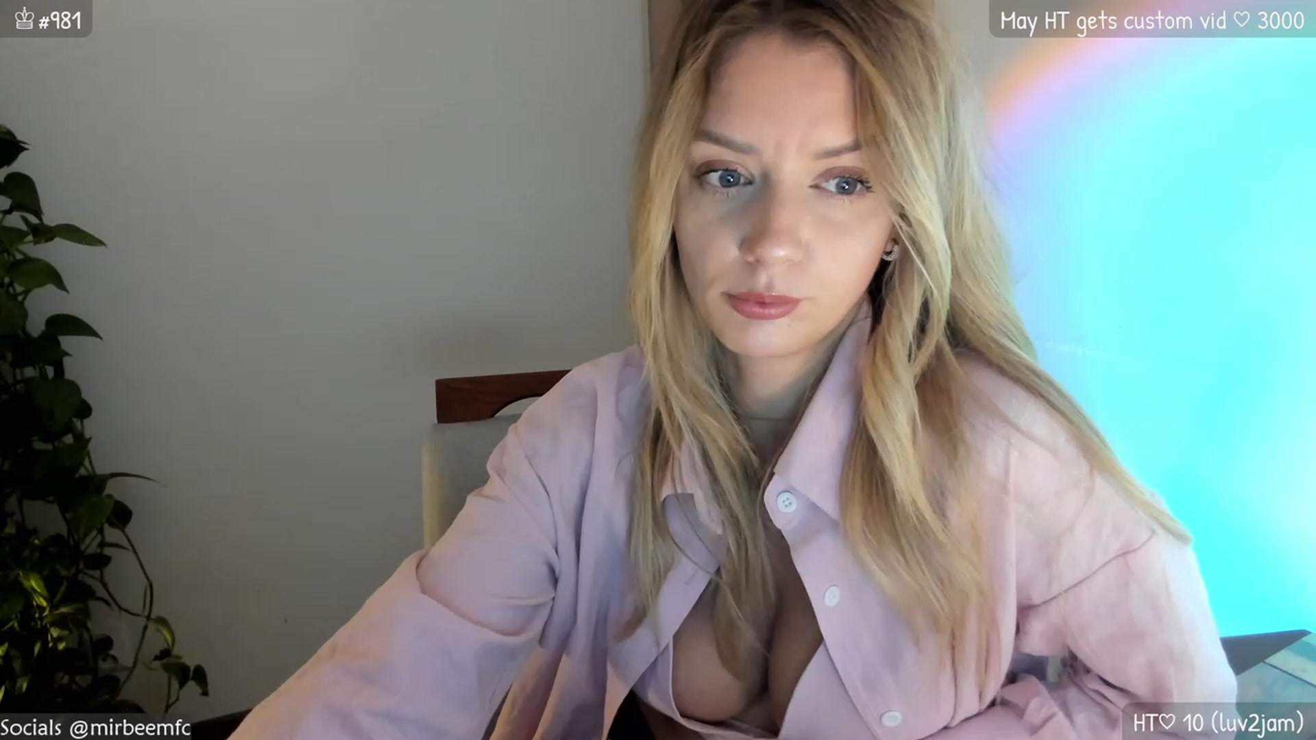 Gallery image thumbnail from MirBee's myfreecams stream on, 05/22/2023, 22:51 image 2 of 20