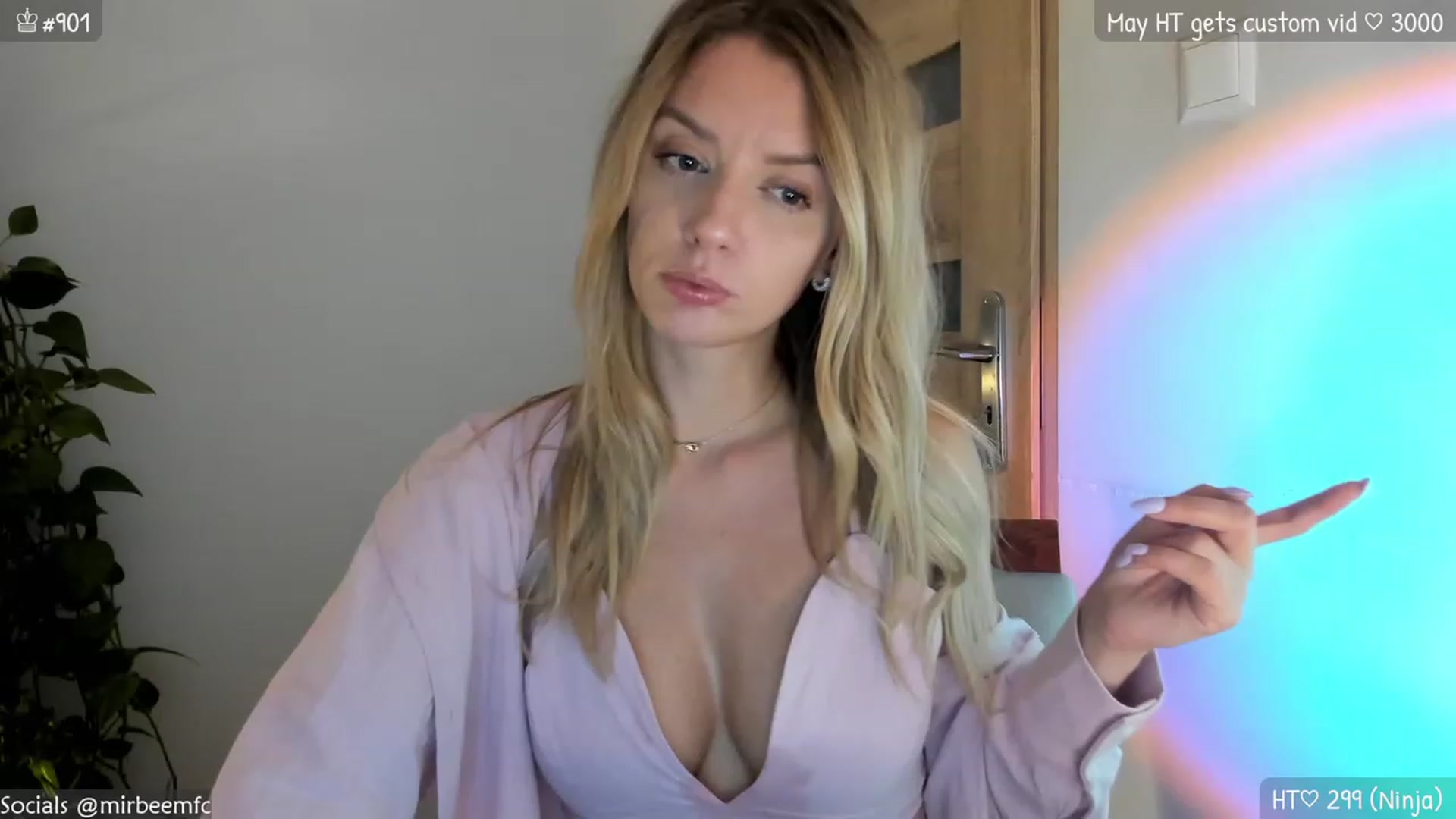 Gallery image thumbnail from MirBee's myfreecams stream on, 05/22/2023, 22:51 image 18 of 20