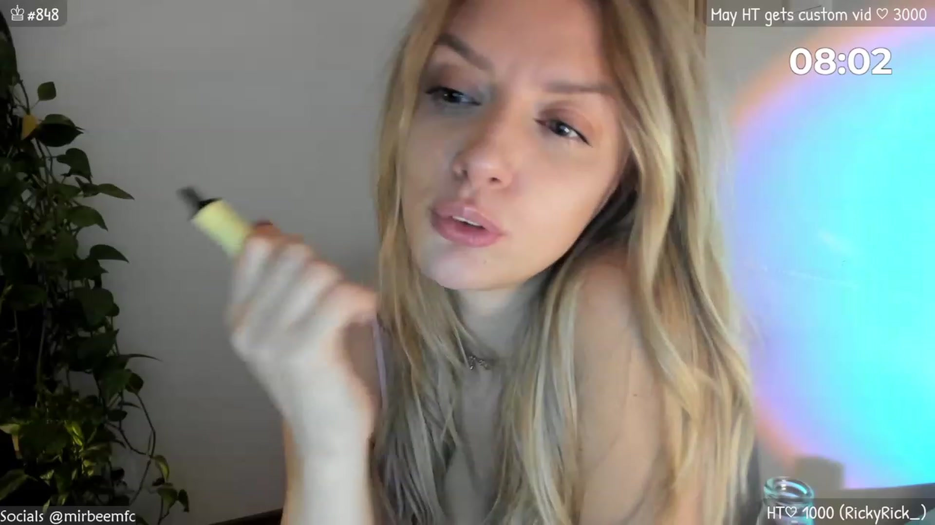 Gallery image thumbnail from MirBee's myfreecams stream on, 05/23/2023, 24:02 image 16 of 20
