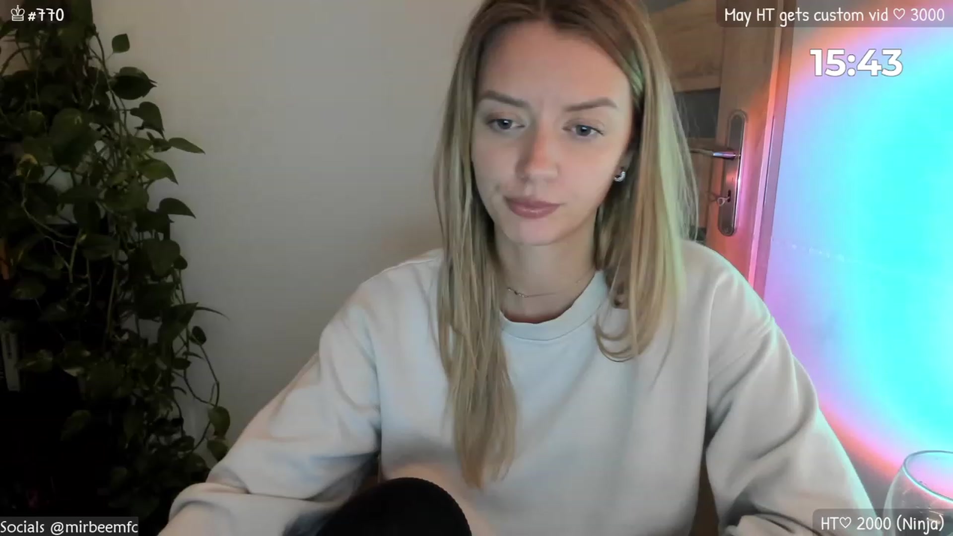 Gallery image thumbnail from MirBee's myfreecams stream on, 05/25/2023, 23:20 image 17 of 20