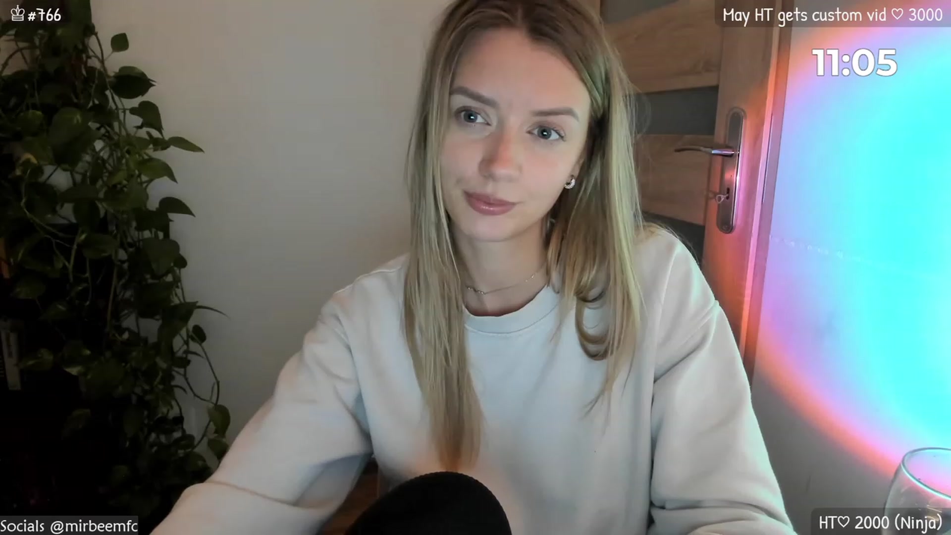 Gallery image thumbnail from MirBee's myfreecams stream on, 05/25/2023, 23:20 image 18 of 20