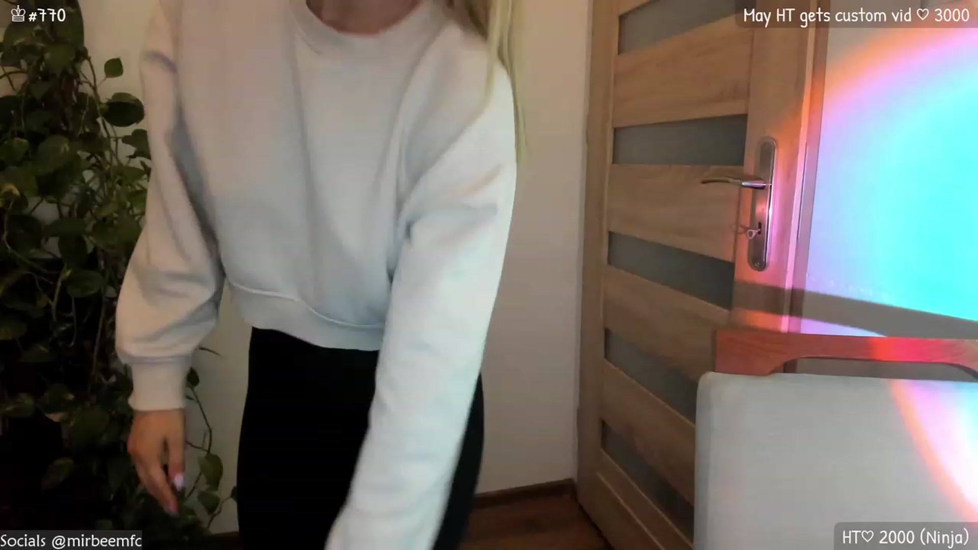 Gallery image thumbnail from MirBee's myfreecams stream on, 05/25/2023, 23:20 image 14 of 20