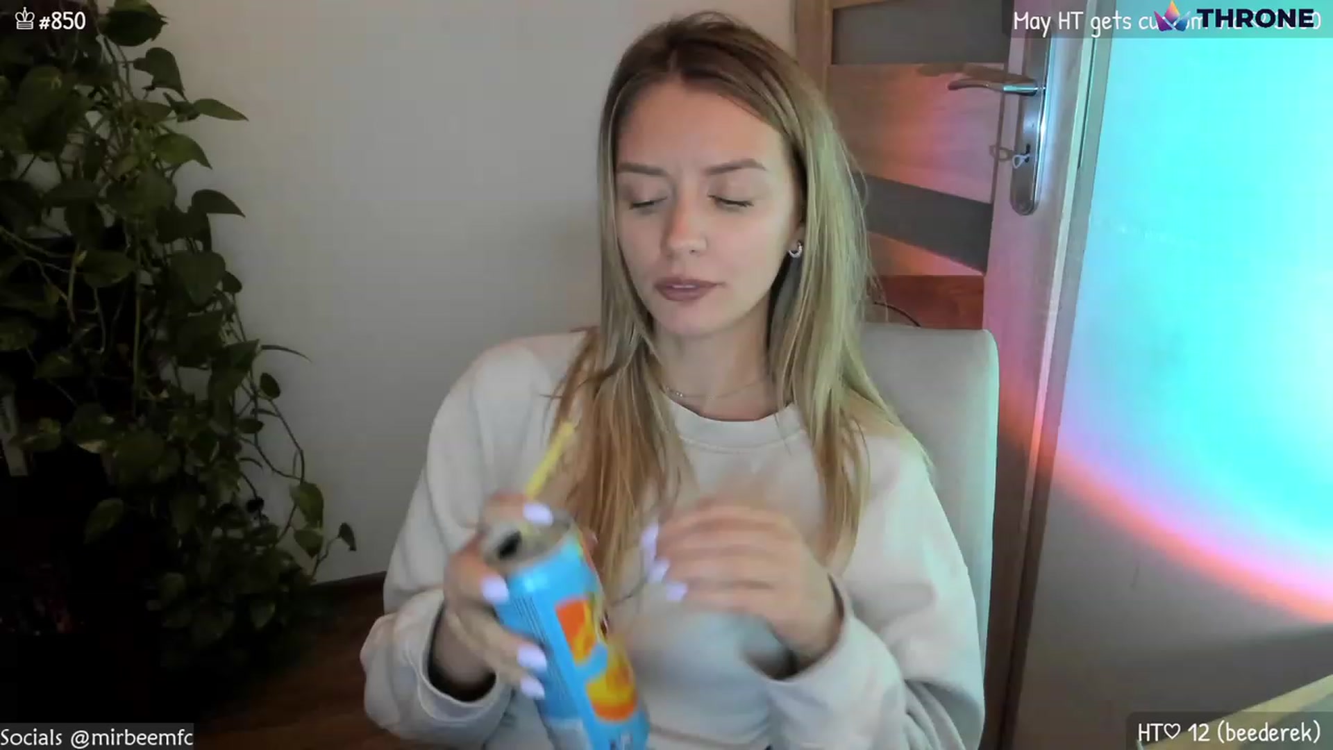 Gallery image thumbnail from MirBee's myfreecams stream on, 05/25/2023, 23:20 image 1 of 20