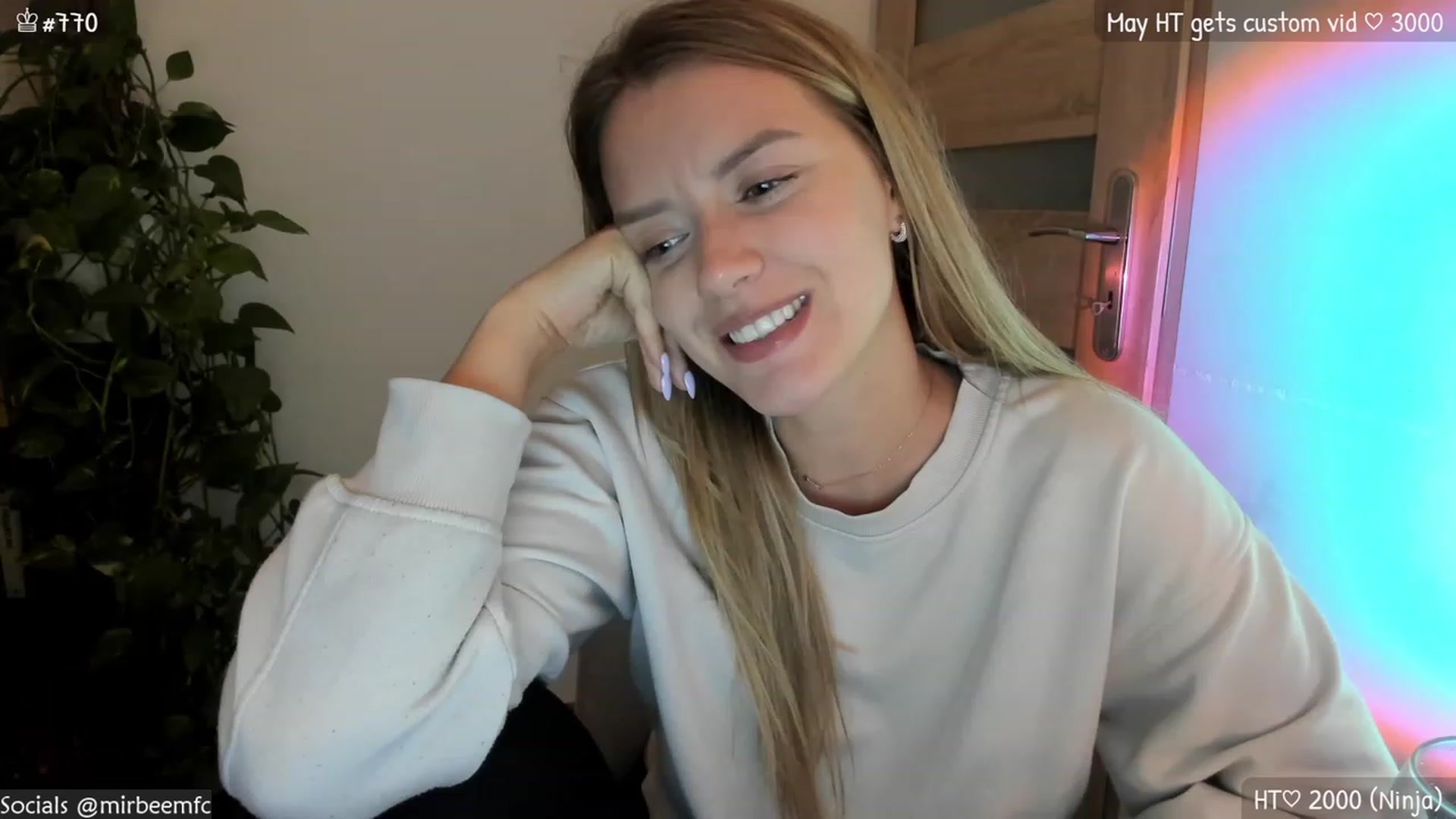 Gallery image thumbnail from MirBee's myfreecams stream on, 05/25/2023, 23:20 image 16 of 20