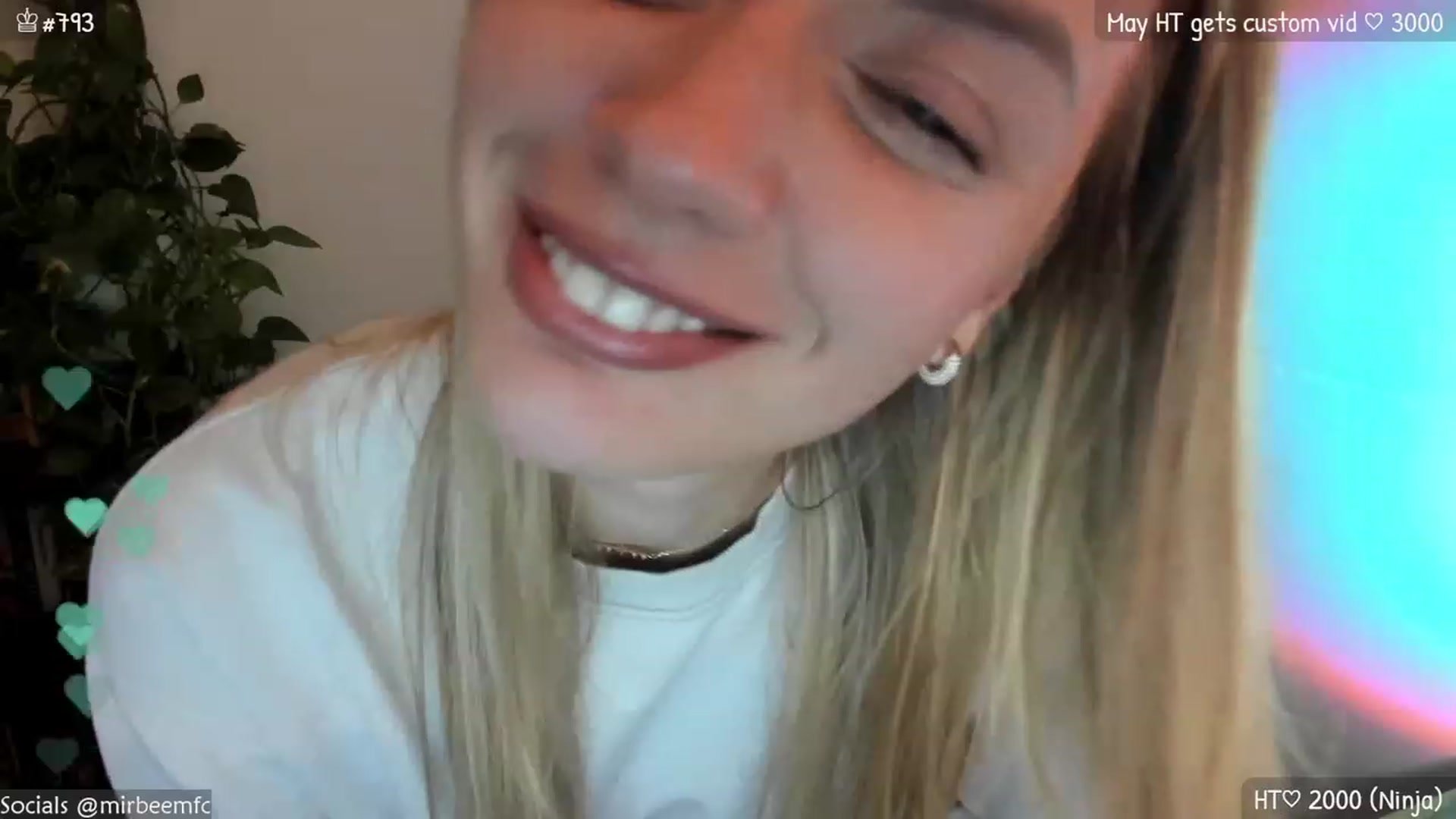 Gallery image thumbnail from MirBee's myfreecams stream on, 05/25/2023, 23:20 image 9 of 20