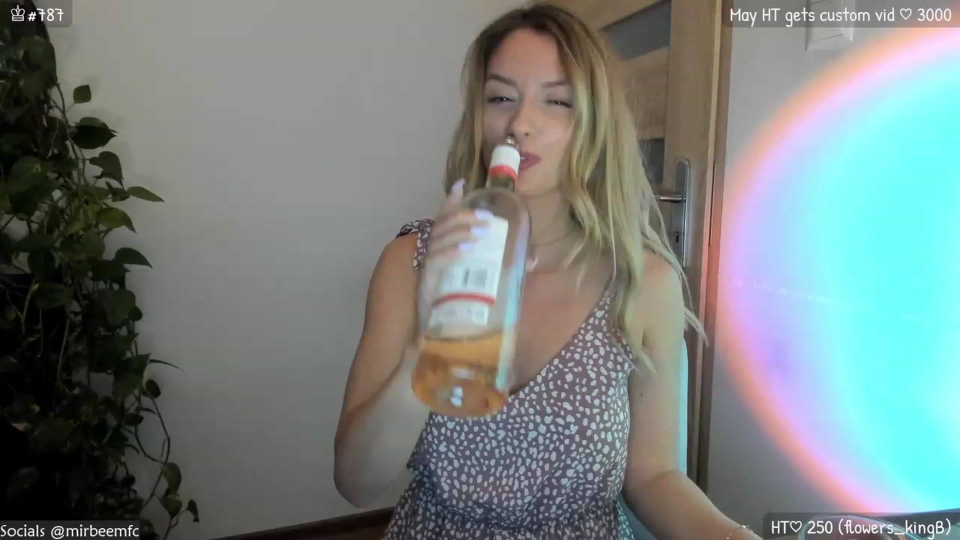 Gallery image thumbnail from MirBee's myfreecams stream on, 05/26/2023, 22:44 image 13 of 20