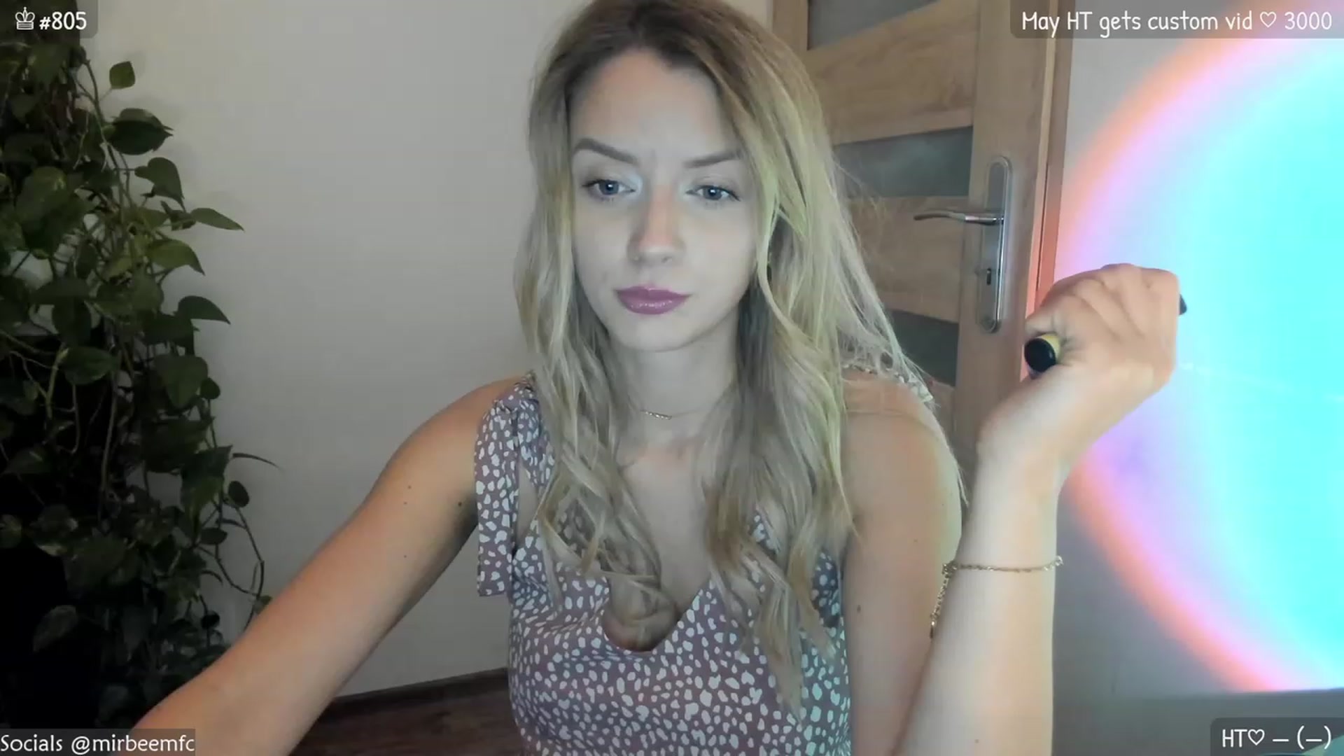 Gallery image thumbnail from MirBee's myfreecams stream on, 05/26/2023, 22:44 image 1 of 20
