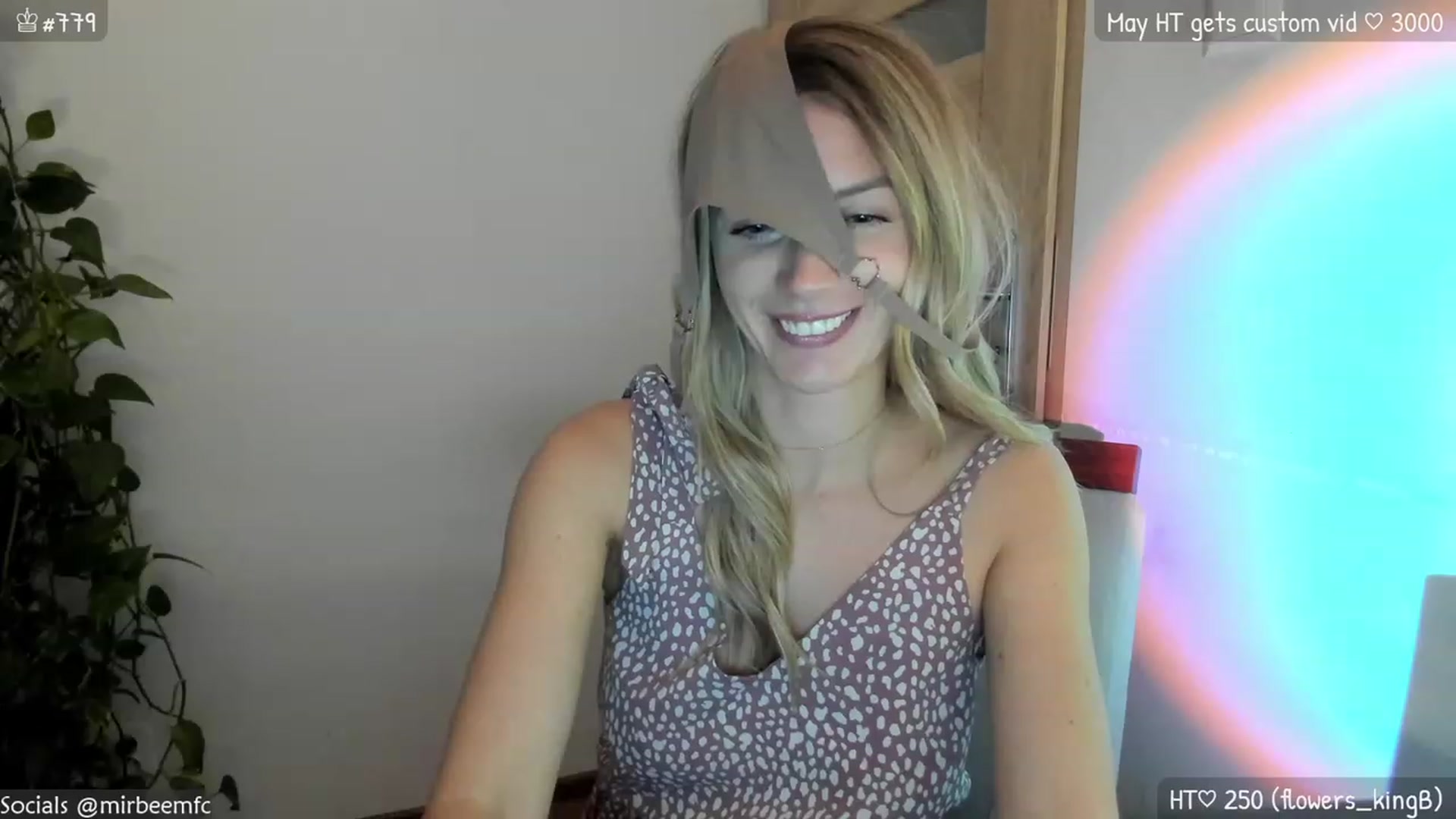 Gallery image thumbnail from MirBee's myfreecams stream on, 05/26/2023, 23:20 image 18 of 20