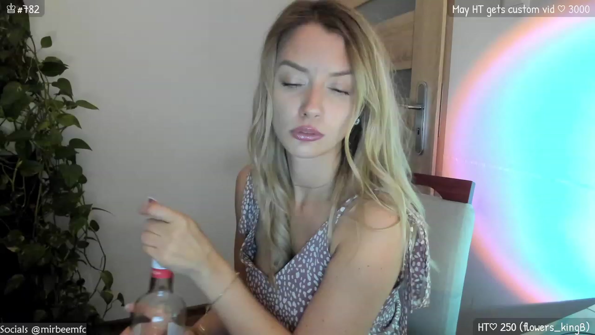 Gallery image thumbnail from MirBee's myfreecams stream on, 05/26/2023, 23:20 image 6 of 20