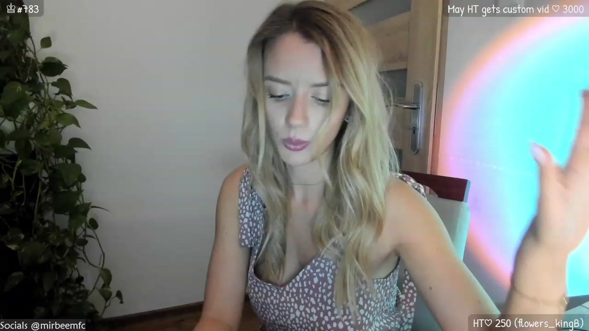 Gallery image thumbnail from MirBee's myfreecams stream on, 05/26/2023, 23:20 image 3 of 20