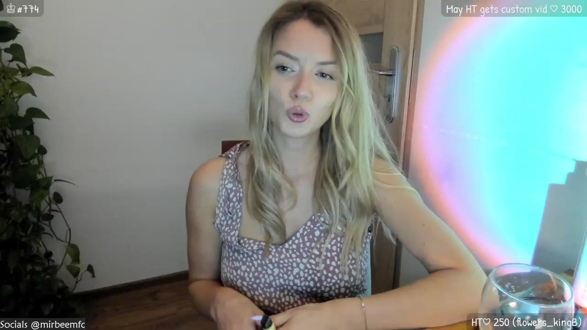 Gallery image thumbnail from MirBee's myfreecams stream on, 05/27/2023, 24:31 image 9 of 20