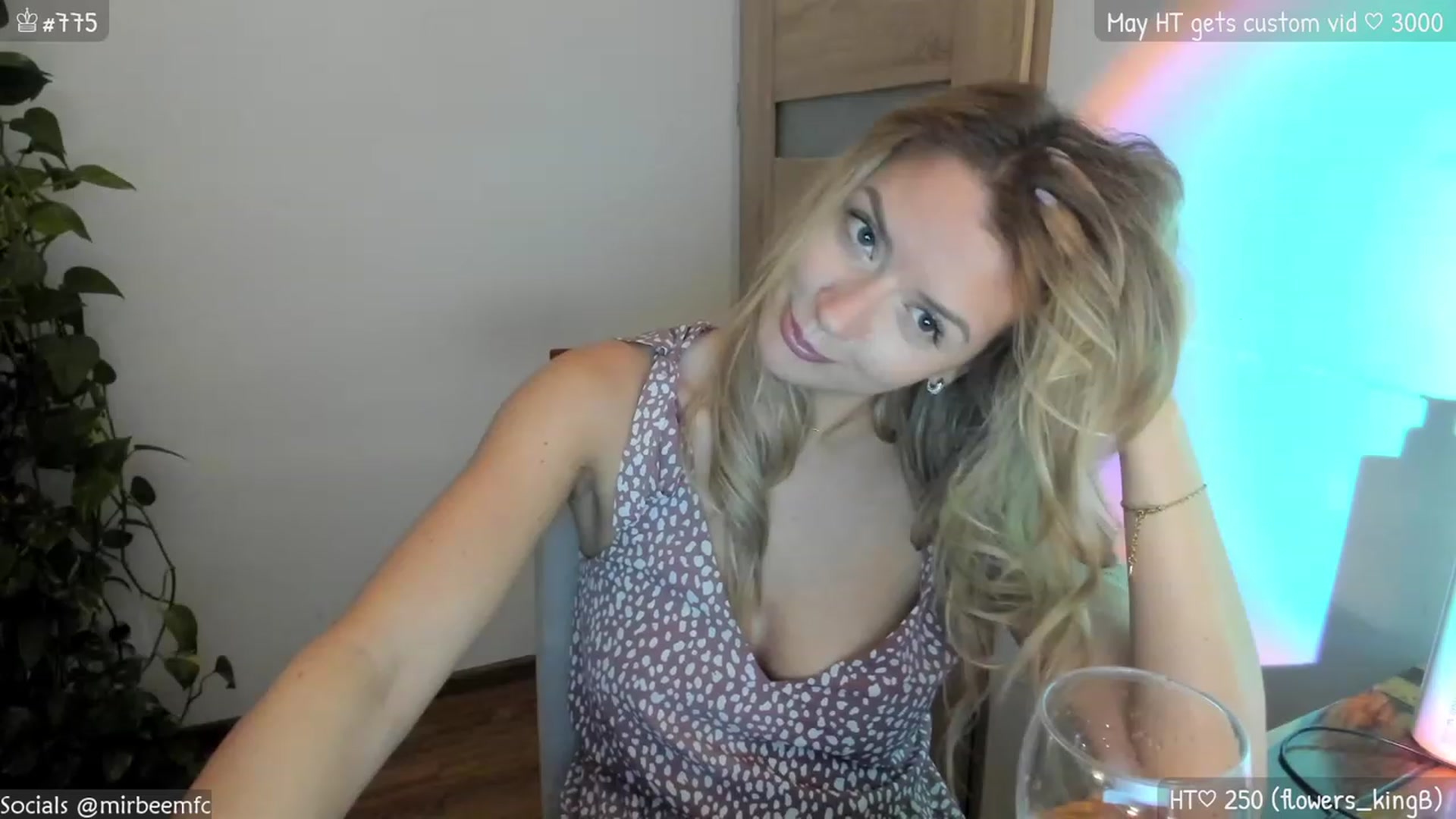 Gallery image thumbnail from MirBee's myfreecams stream on, 05/27/2023, 24:31 image 7 of 20