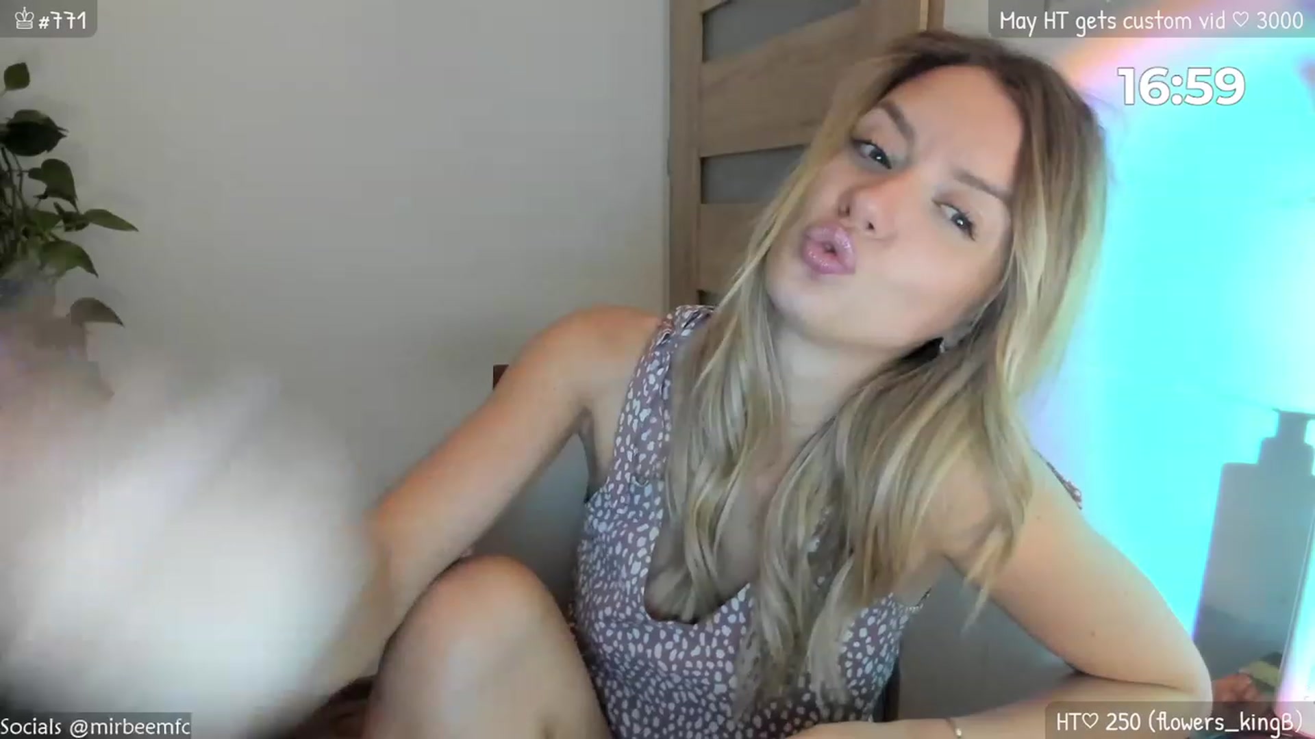 Gallery image thumbnail from MirBee's myfreecams stream on, 05/27/2023, 24:31 image 15 of 20