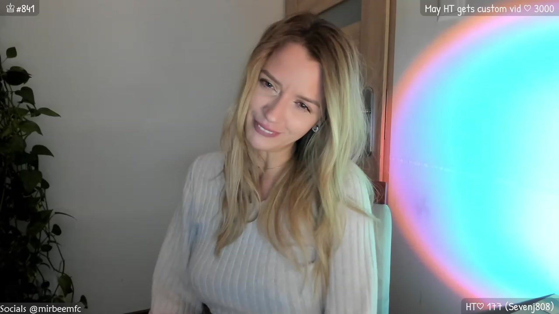 Gallery image thumbnail from MirBee's myfreecams stream on, 05/28/2023, 22:12 image 5 of 20
