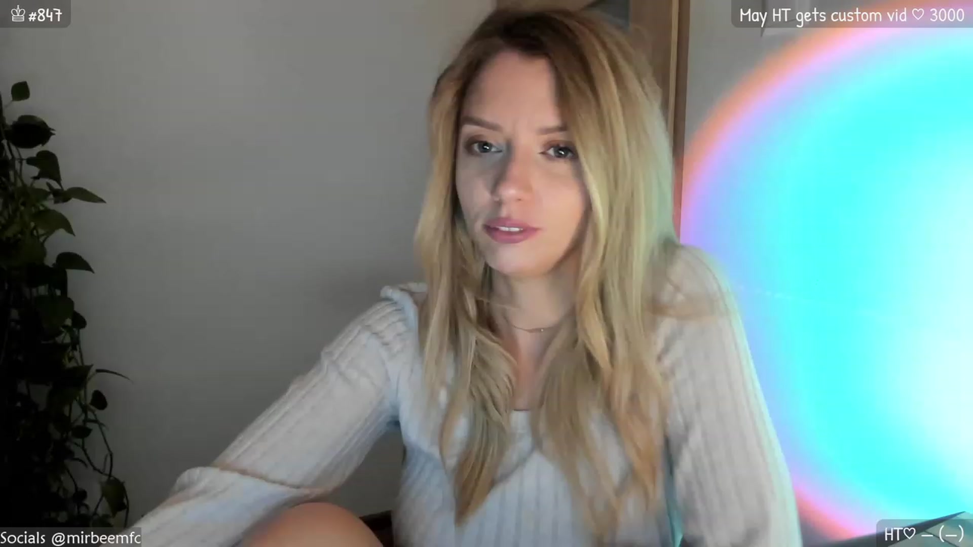 Gallery image thumbnail from MirBee's myfreecams stream on, 05/28/2023, 22:12 image 3 of 20