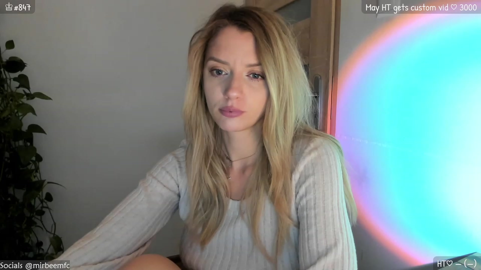 Gallery image thumbnail from MirBee's myfreecams stream on, 05/28/2023, 22:12 image 2 of 20