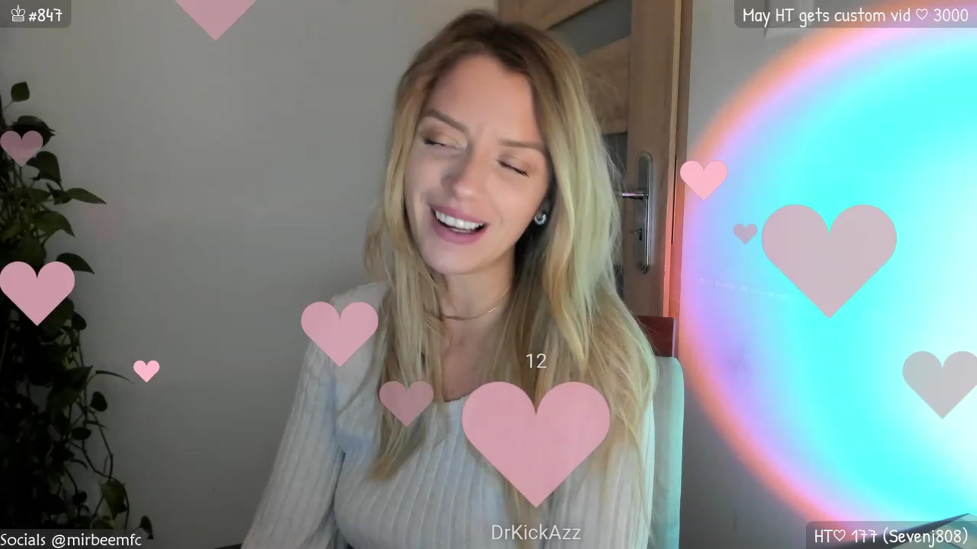 Gallery image thumbnail from MirBee's myfreecams stream on, 05/28/2023, 22:12 image 4 of 20
