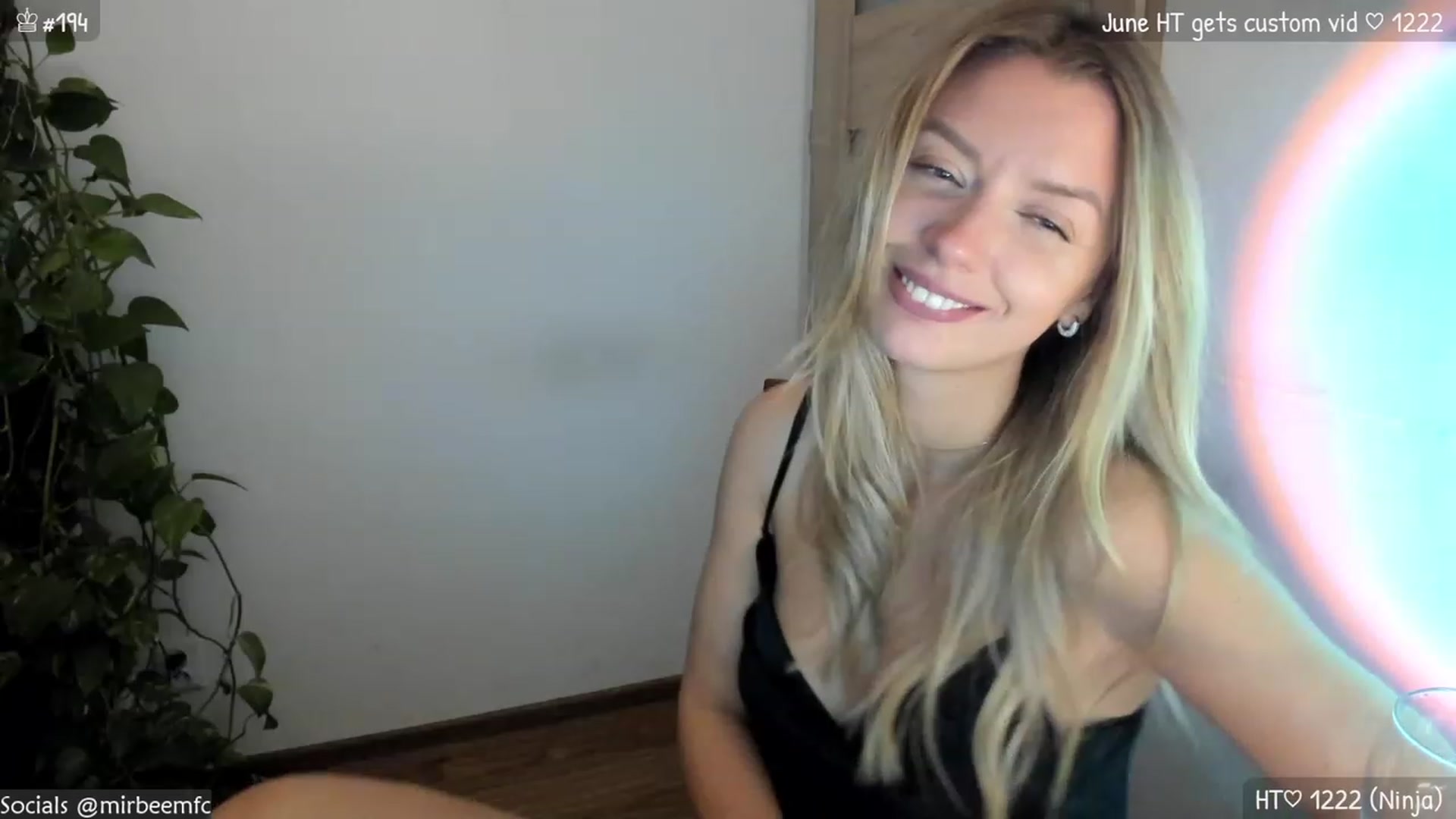 Gallery image thumbnail from MirBee's myfreecams stream on, 06/02/2023, 23:21 image 16 of 20
