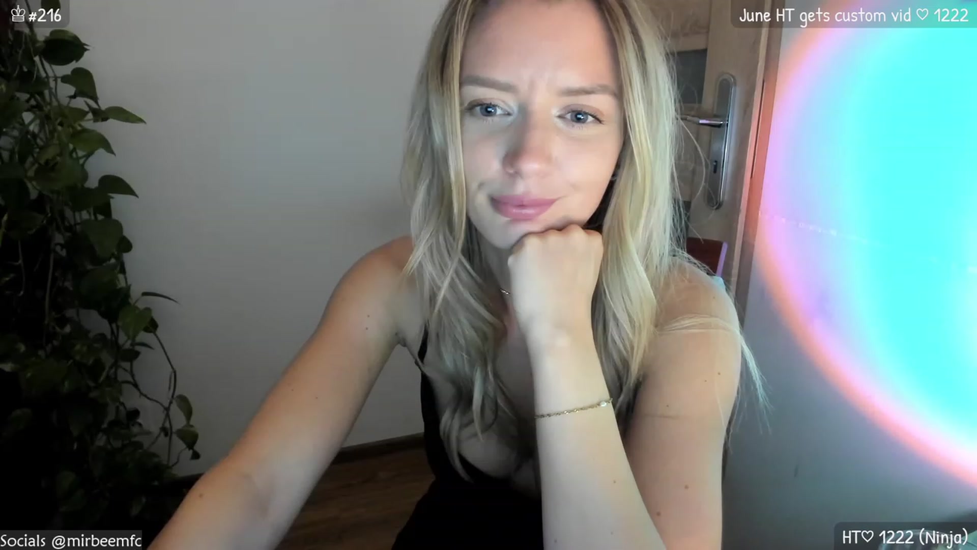 Gallery image thumbnail from MirBee's myfreecams stream on, 06/02/2023, 23:21 image 4 of 20