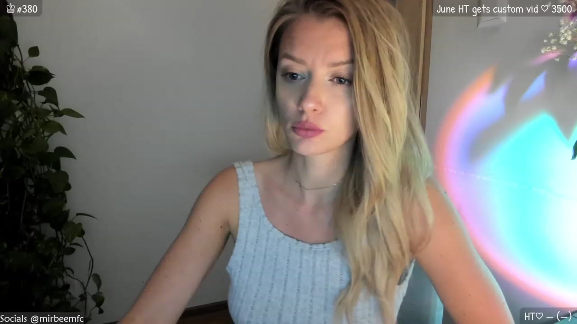 Gallery image thumbnail from MirBee's myfreecams stream on, 06/04/2023, 22:27 image 1 of 20