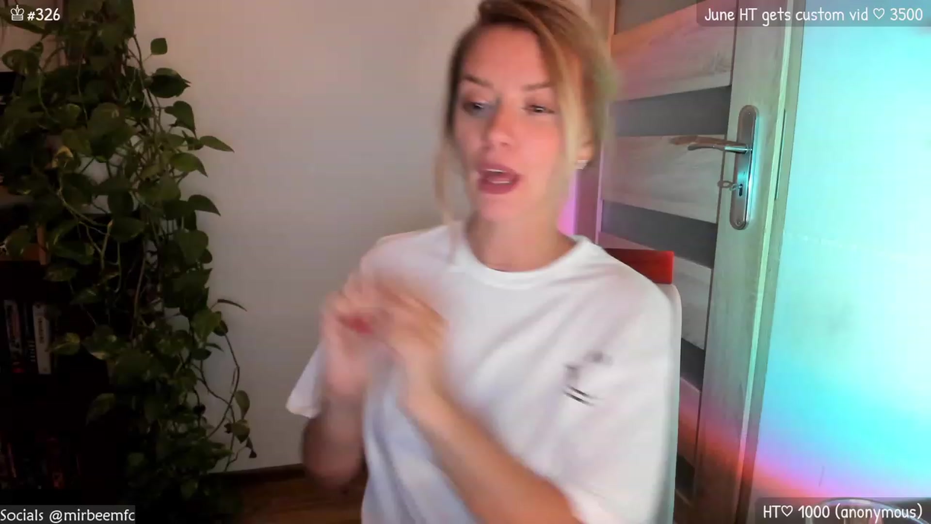 Gallery image thumbnail from MirBee's myfreecams stream on, 06/06/2023, 23:37 image 6 of 20